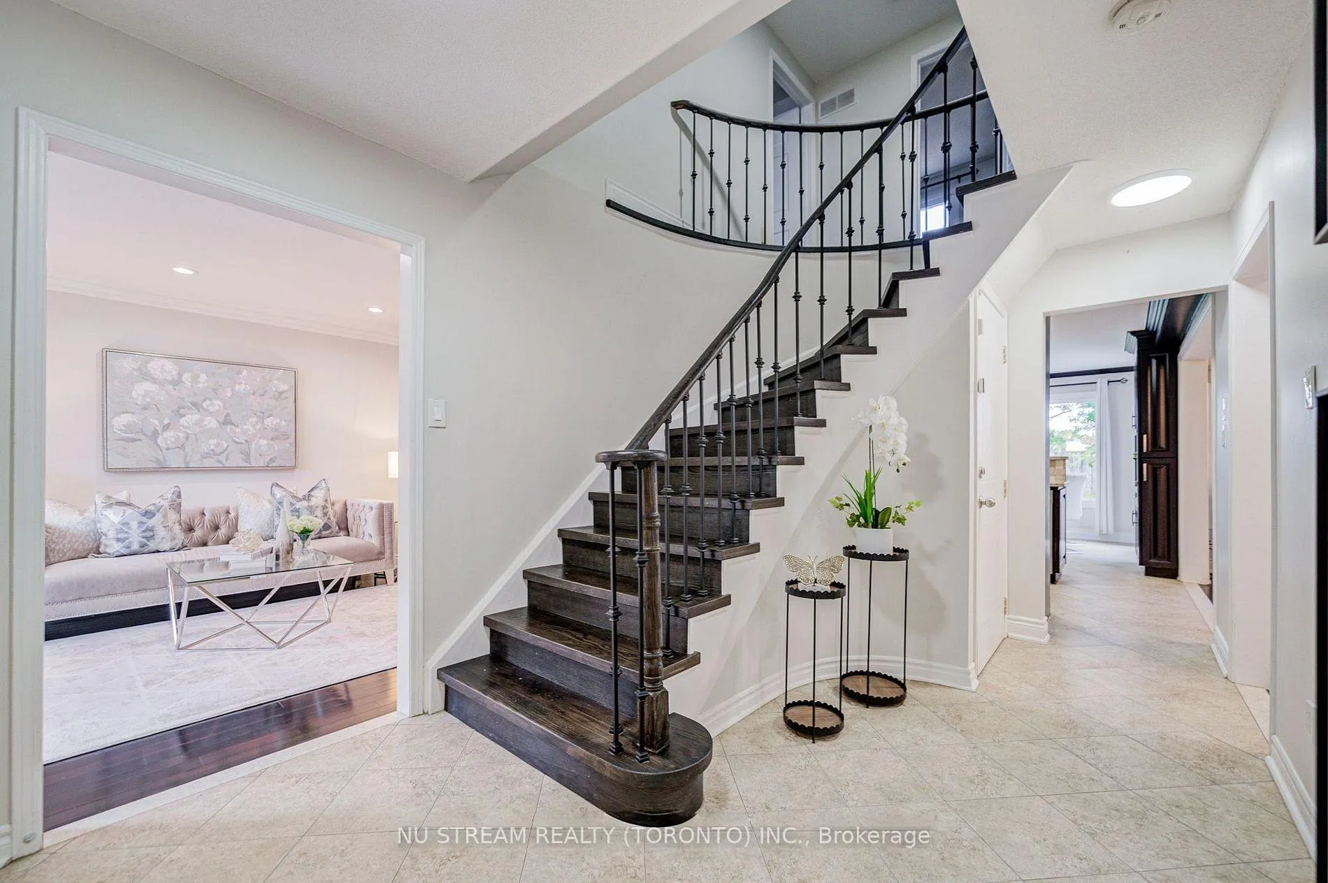 Photo 6 of 58 Elson Street, Markham, Middlefield — HOMEH