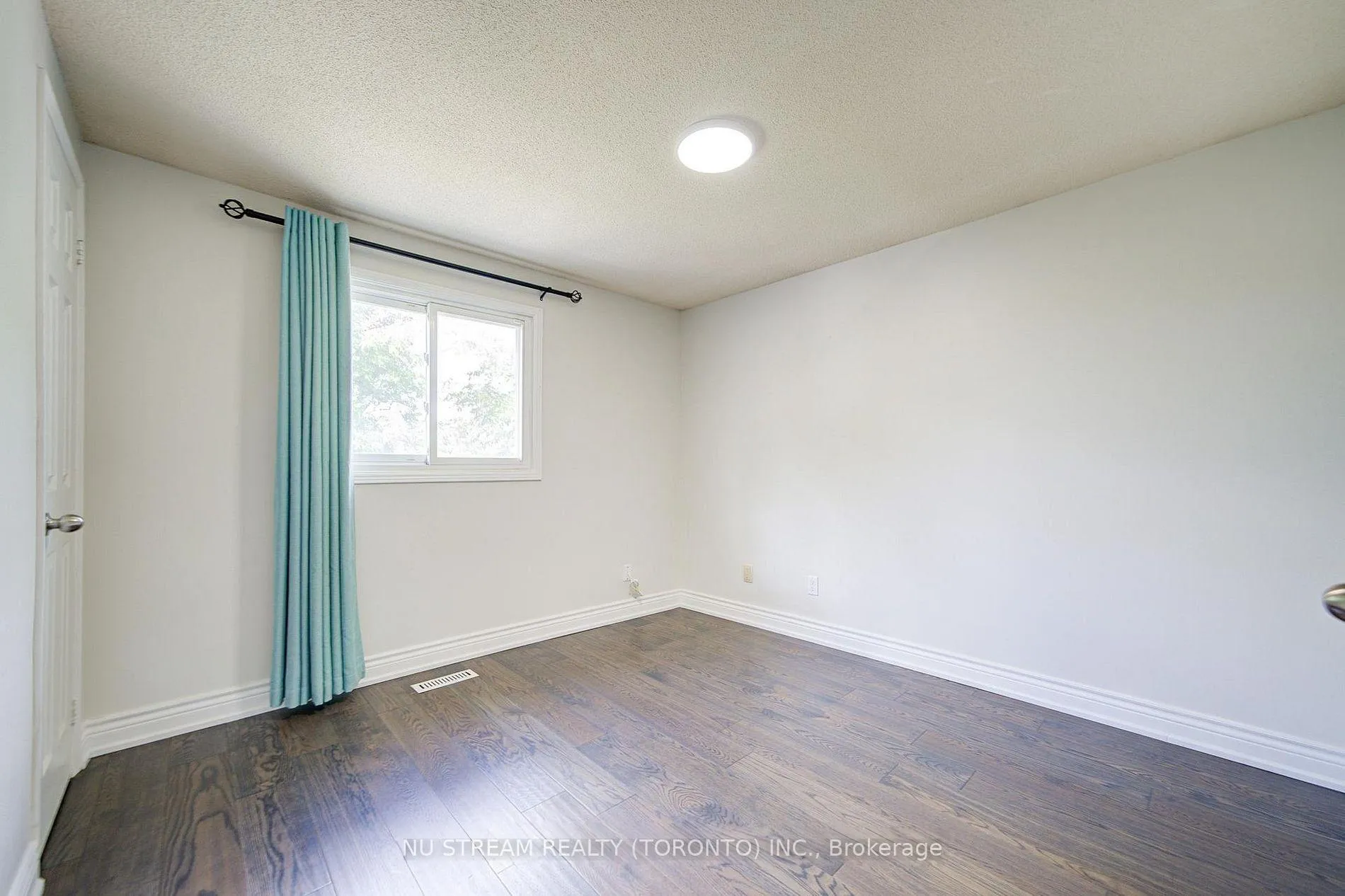 Photo 12 of 58 Elson Street, Markham, Middlefield — HOMEH