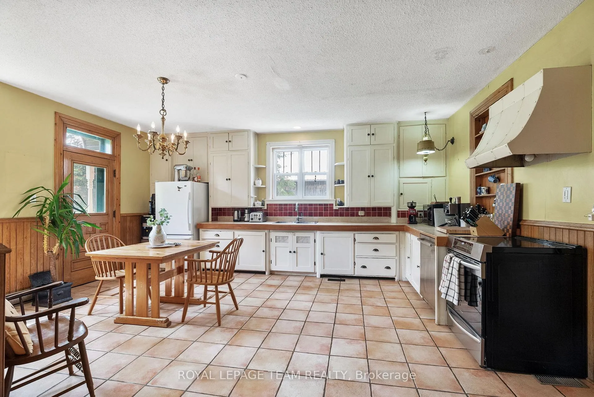 Photo 10 of 2553 Galetta Side Road, Ottawa, Fitzroy — HOMEH