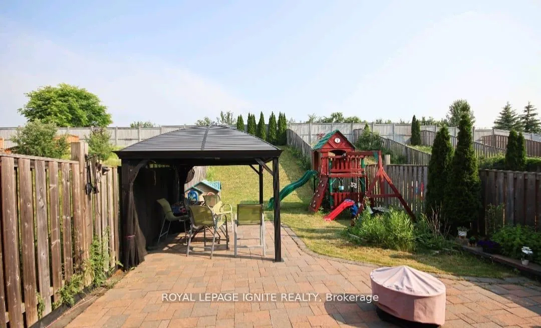 Photo 23 of 66 Westray Crescent, Ajax, Northeast Ajax — HOMEH
