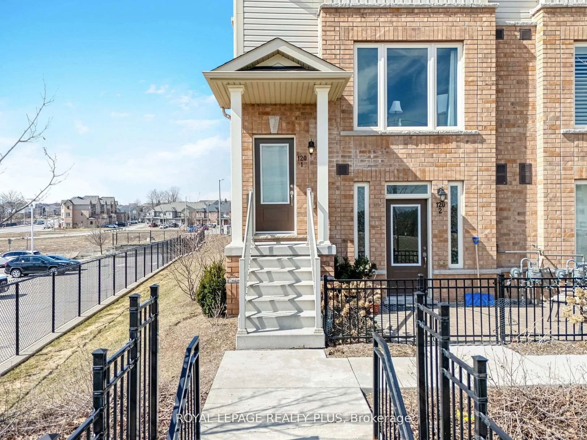Photo 3 of Unit 1, 120 Watson Parkway N, Guelph, Grange Road — HOMEH