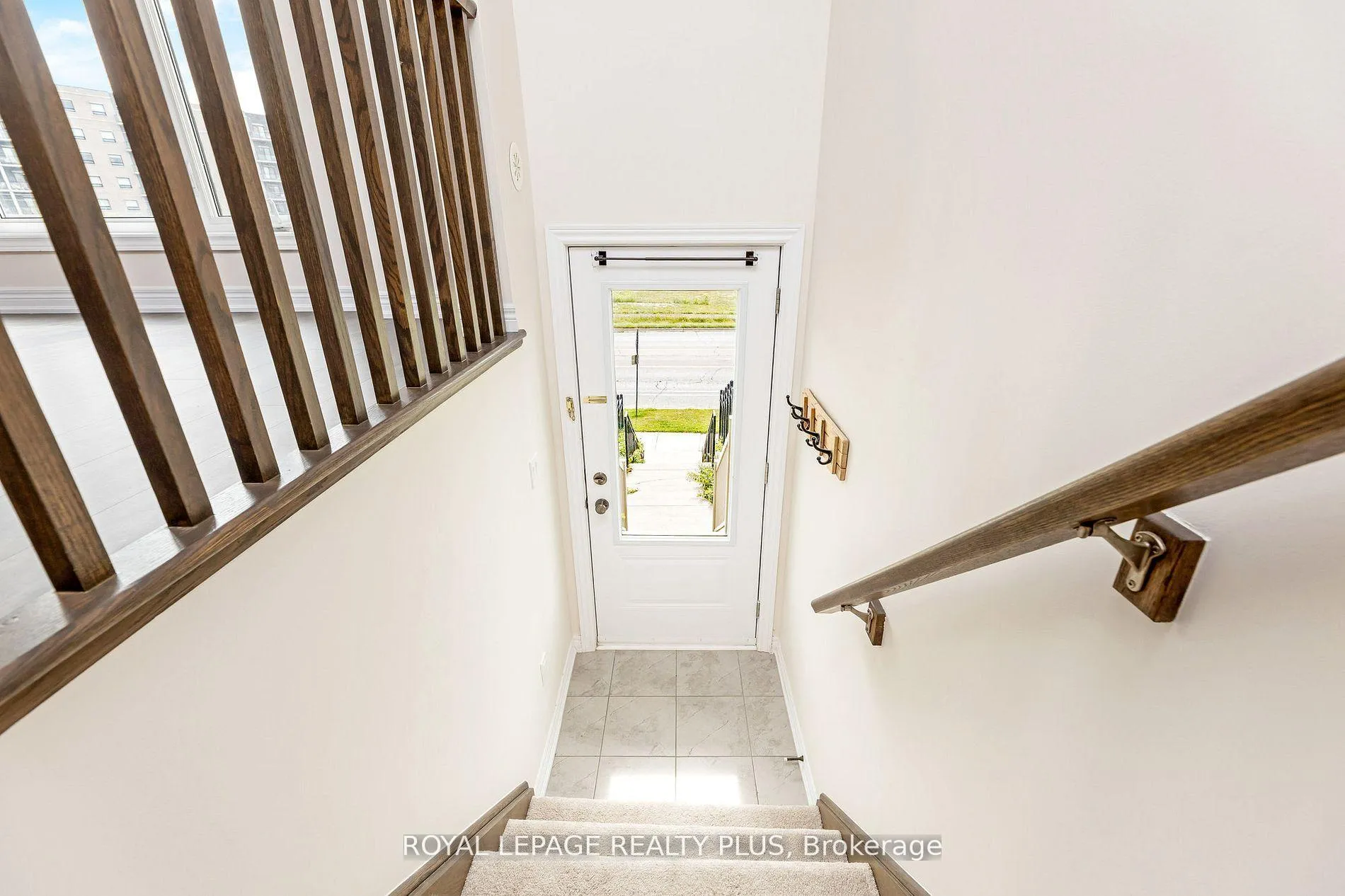 Photo 4 of Unit 1, 120 Watson Parkway N, Guelph, Grange Road — HOMEH