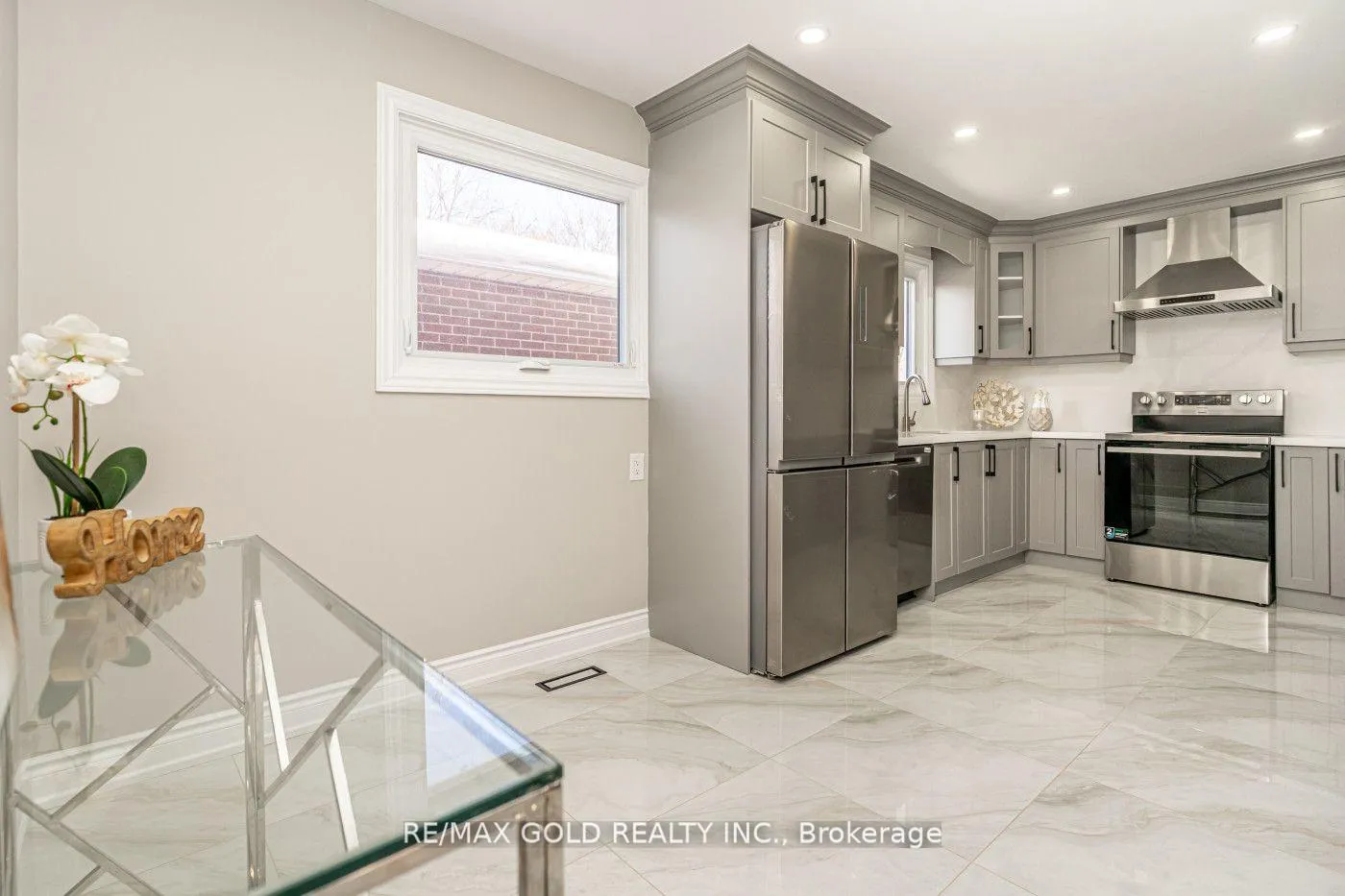 Photo 13 of 48 Malcolm Crescent, Brampton, Central Park — HOMEH