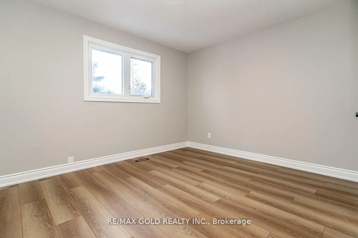 Photo 24 of 48 Malcolm Crescent, Brampton, Central Park — HOMEH