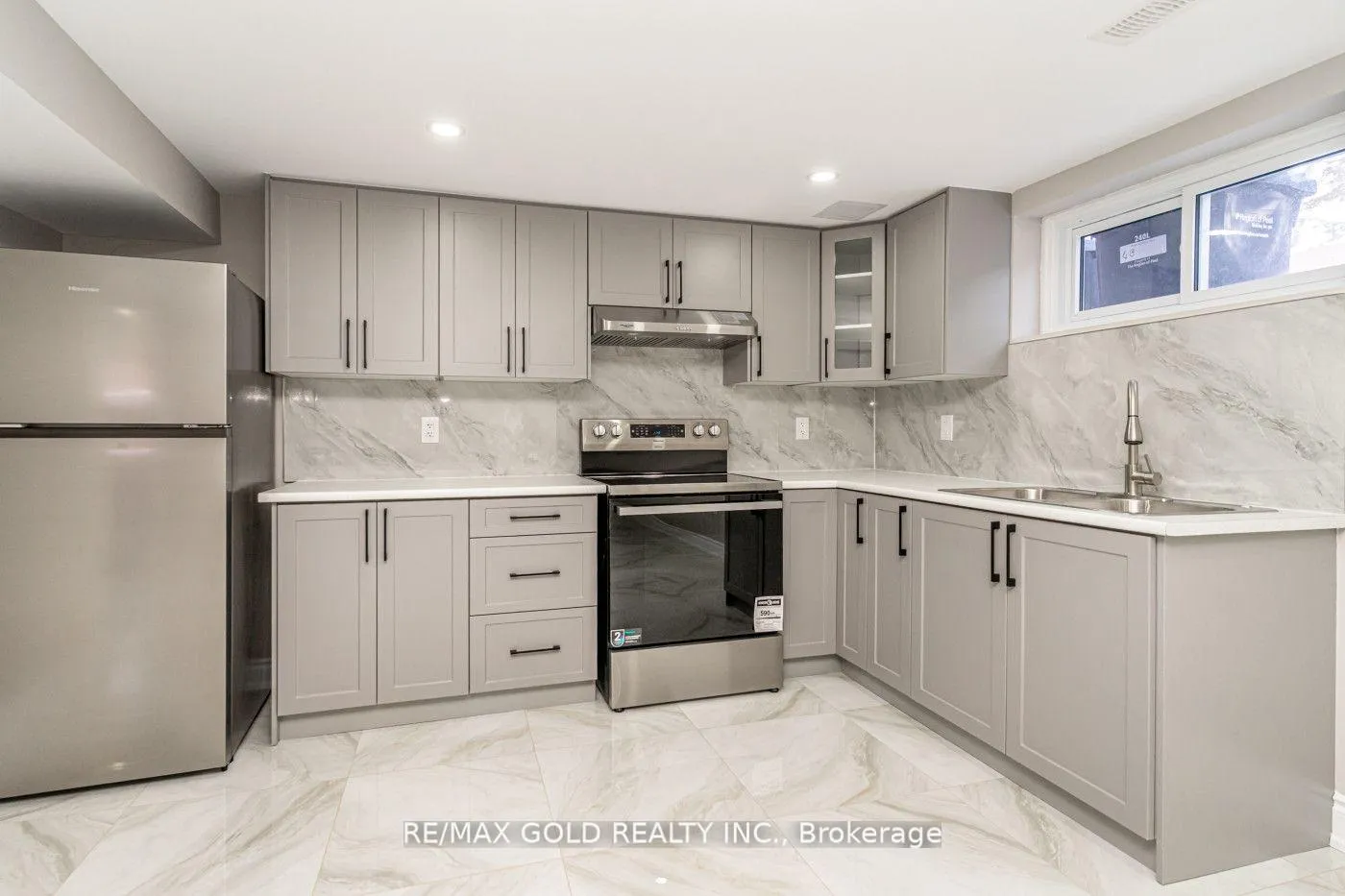 Photo 32 of 48 Malcolm Crescent, Brampton, Central Park — HOMEH