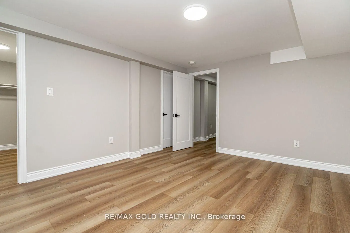 Photo 41 of 48 Malcolm Crescent, Brampton, Central Park — HOMEH