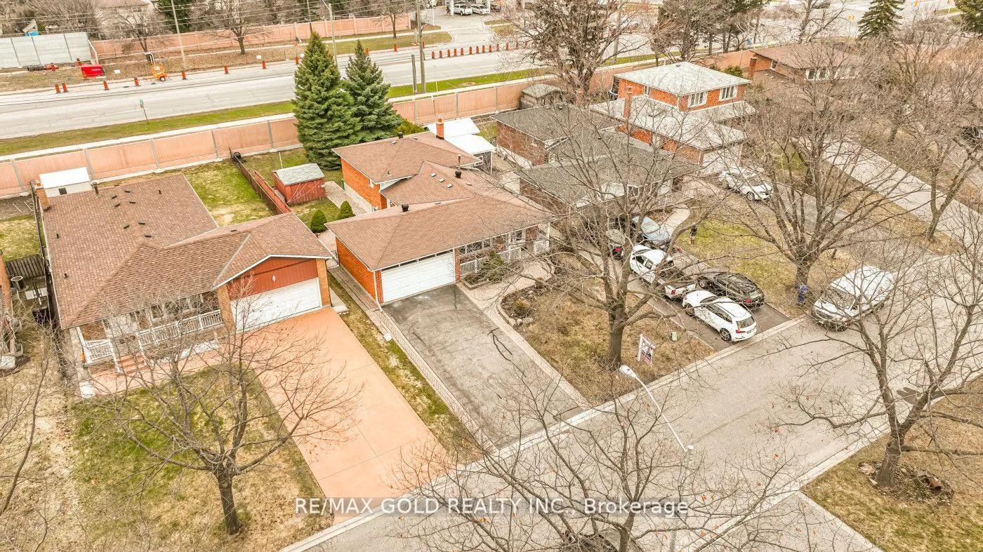 Photo 49 of 48 Malcolm Crescent, Brampton, Central Park — HOMEH