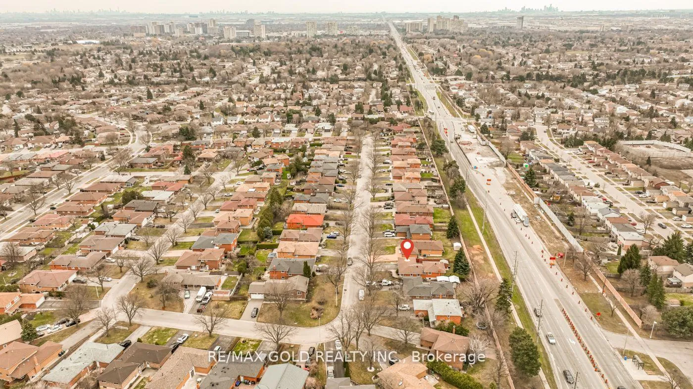 Photo 50 of 48 Malcolm Crescent, Brampton, Central Park — HOMEH