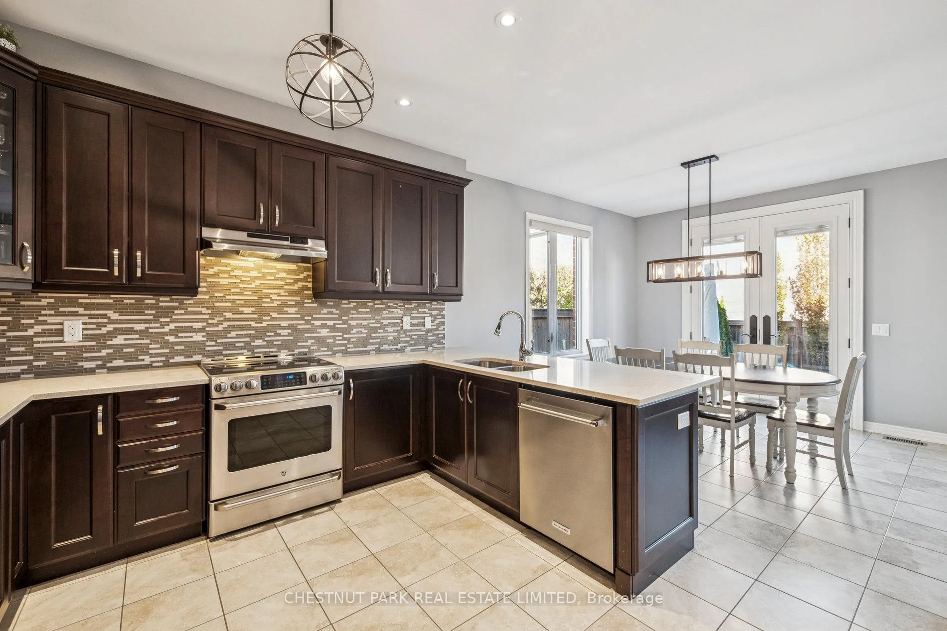 Photo 10 of 67 Hatton Garden Road, Vaughan, Vellore Village — HOMEH