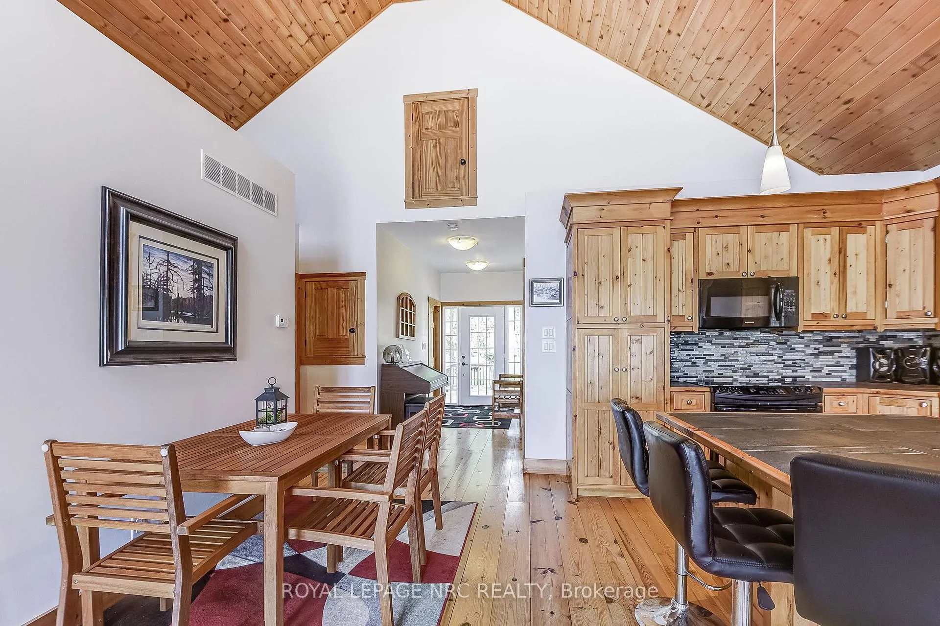 Photo 5 of 10849 Lakeshore Road W, Wainfleet, Lakeshore — HOMEH