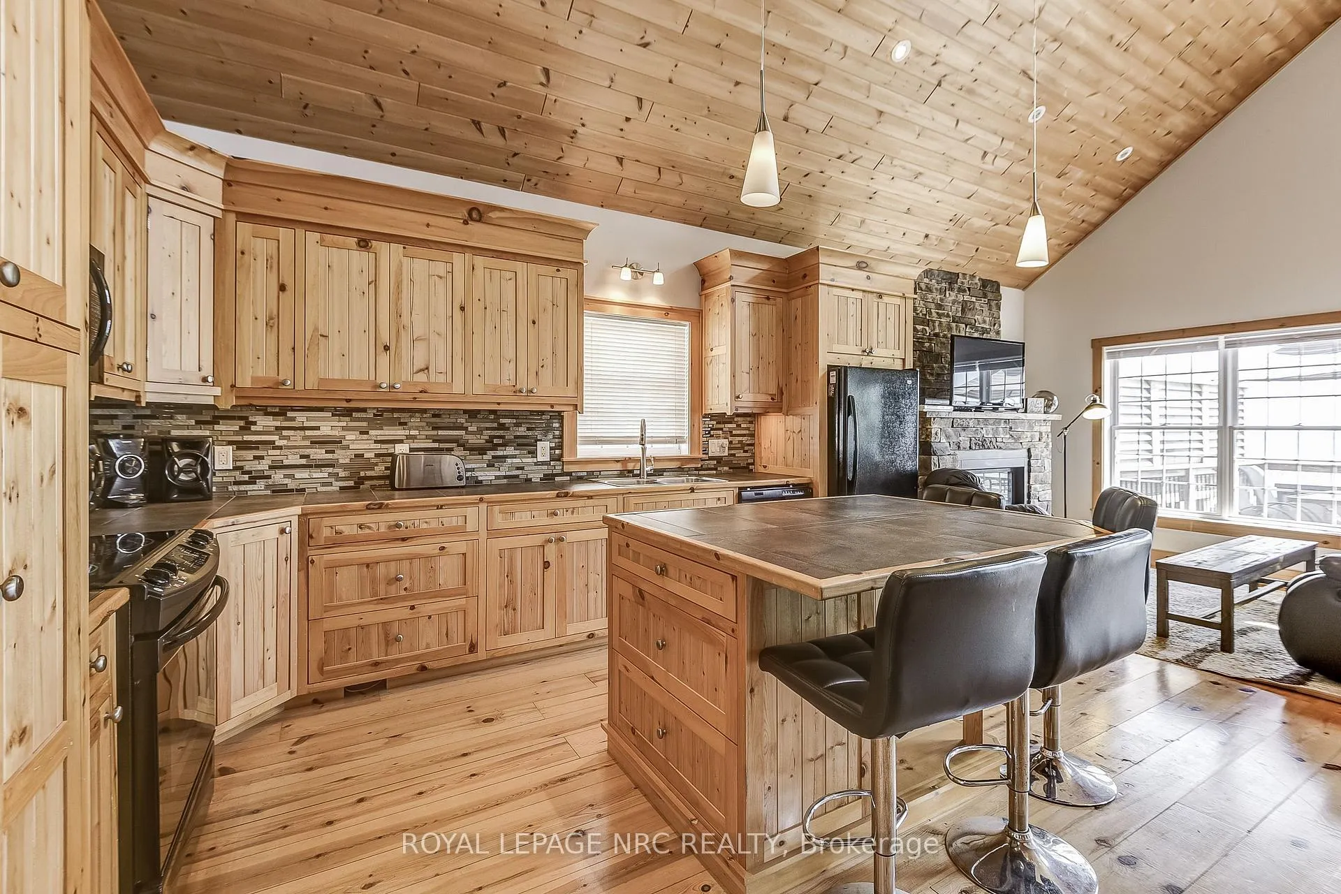 Photo 9 of 10849 Lakeshore Road W, Wainfleet, Lakeshore — HOMEH