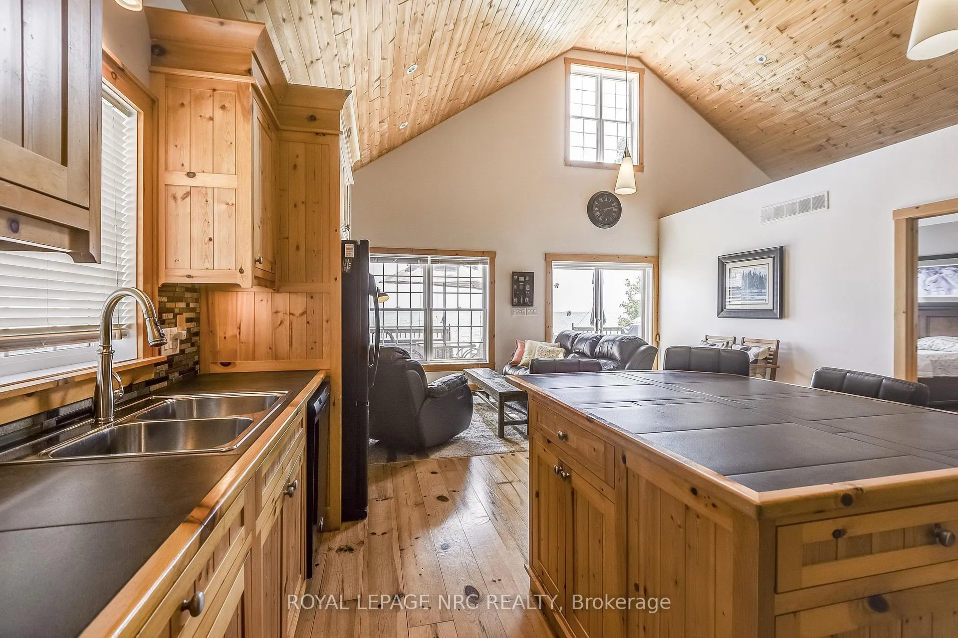 Photo 10 of 10849 Lakeshore Road W, Wainfleet, Lakeshore — HOMEH