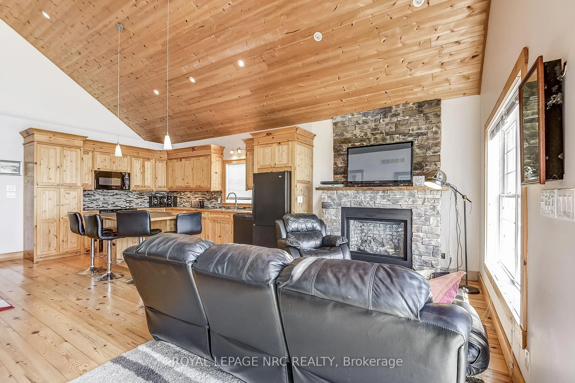 Photo 14 of 10849 Lakeshore Road W, Wainfleet, Lakeshore — HOMEH