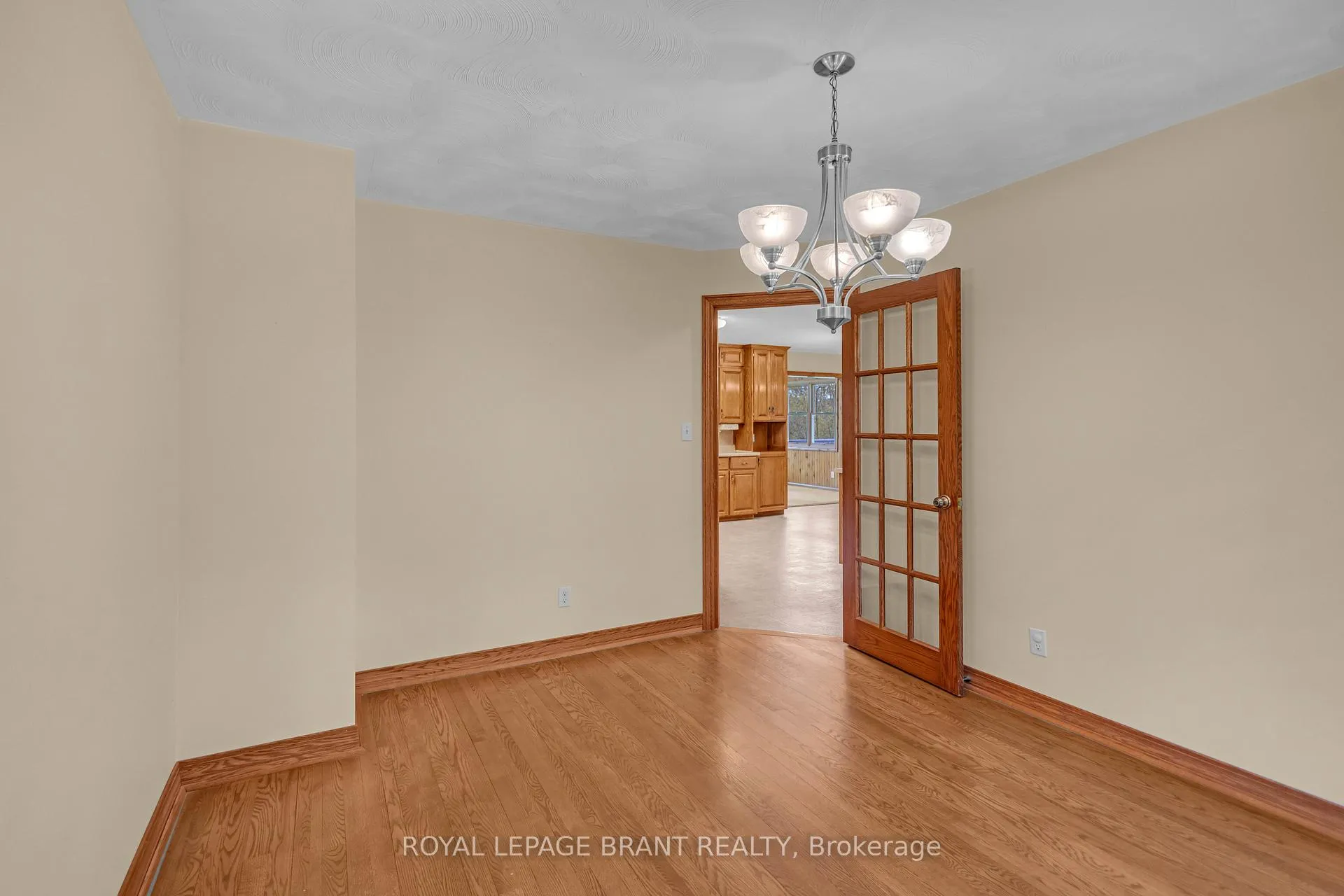 Photo 9 of 10 Burnside Drive, Brant, South Dumfries — HOMEH