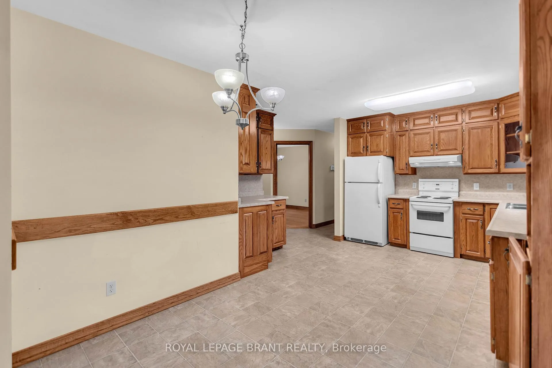 Photo 13 of 10 Burnside Drive, Brant, South Dumfries — HOMEH
