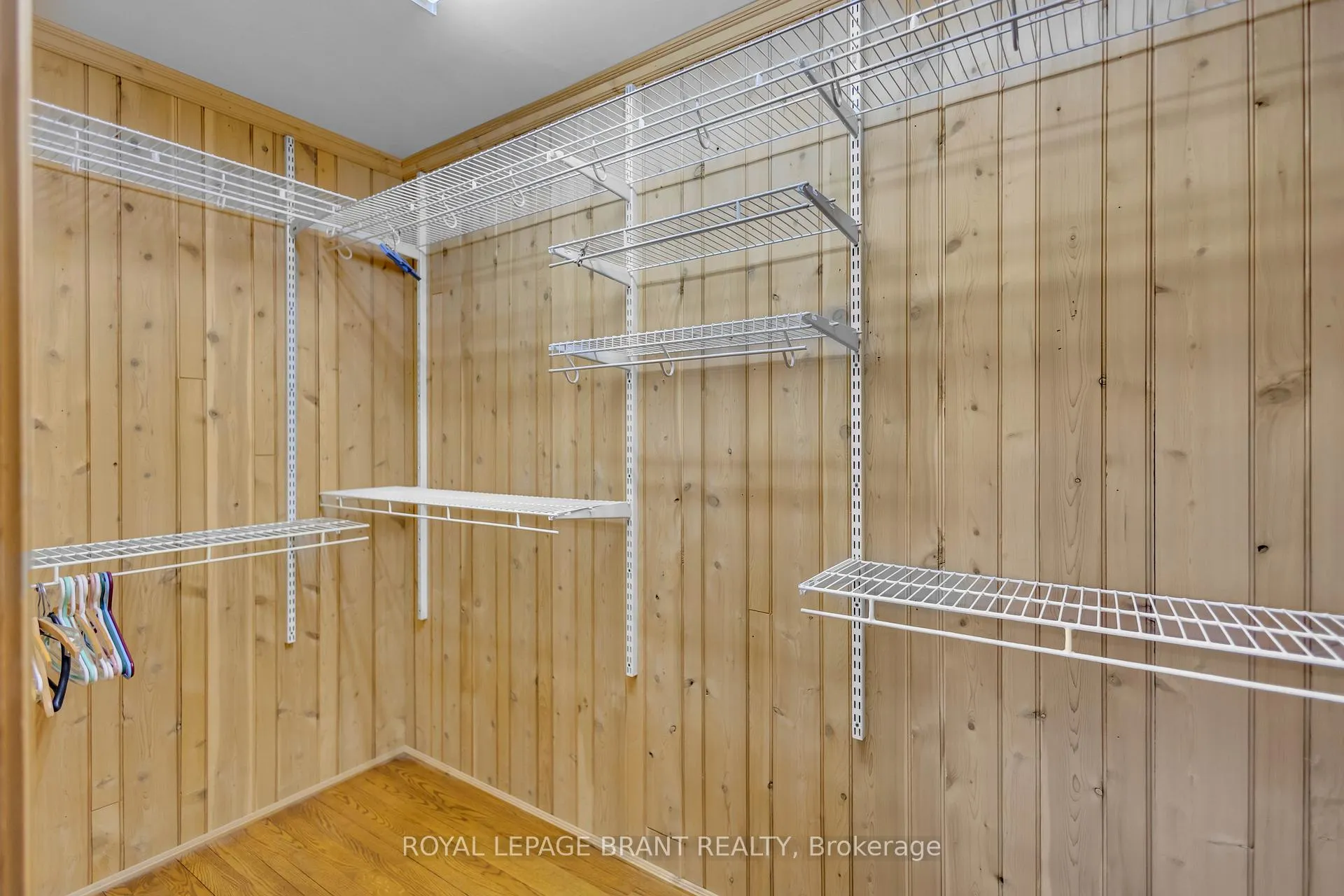 Photo 17 of 10 Burnside Drive, Brant, South Dumfries — HOMEH