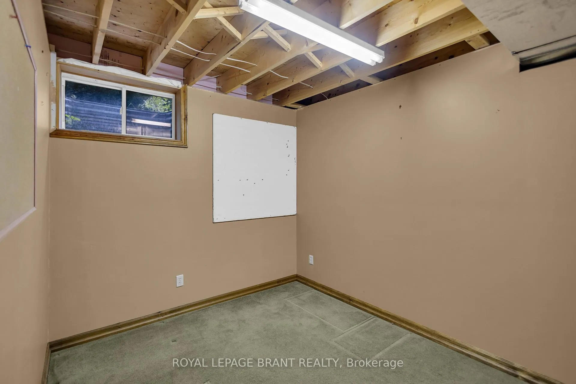 Photo 25 of 10 Burnside Drive, Brant, South Dumfries — HOMEH