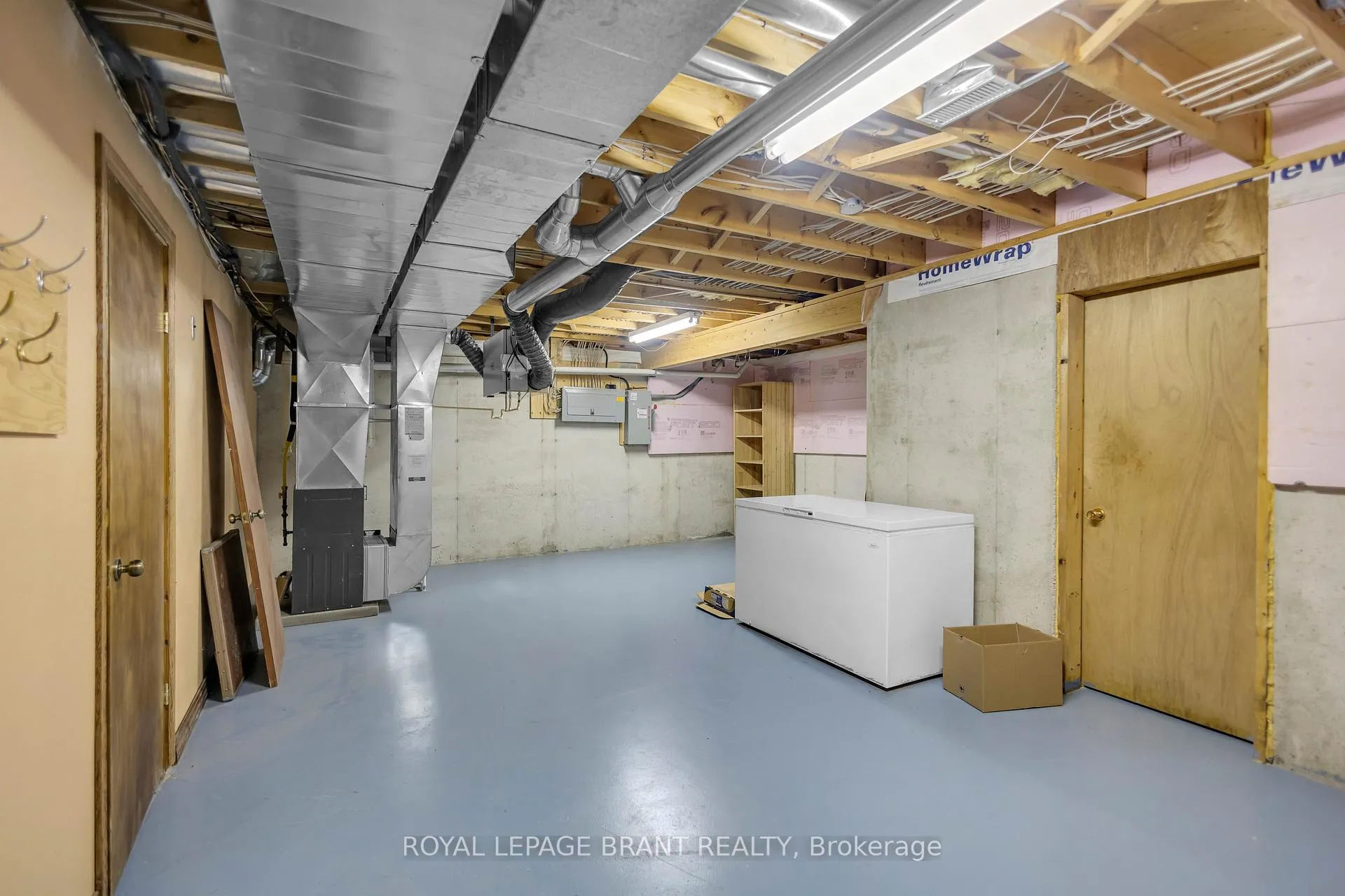 Photo 28 of 10 Burnside Drive, Brant, South Dumfries — HOMEH