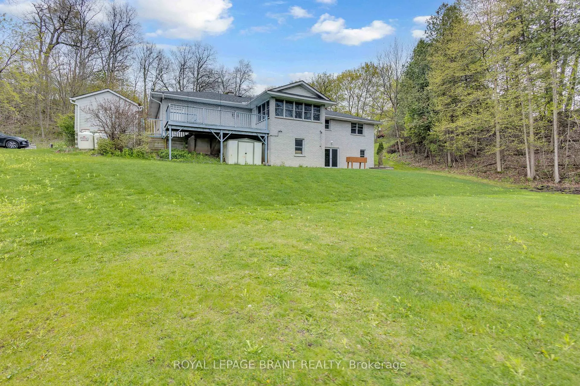Photo 30 of 10 Burnside Drive, Brant, South Dumfries — HOMEH