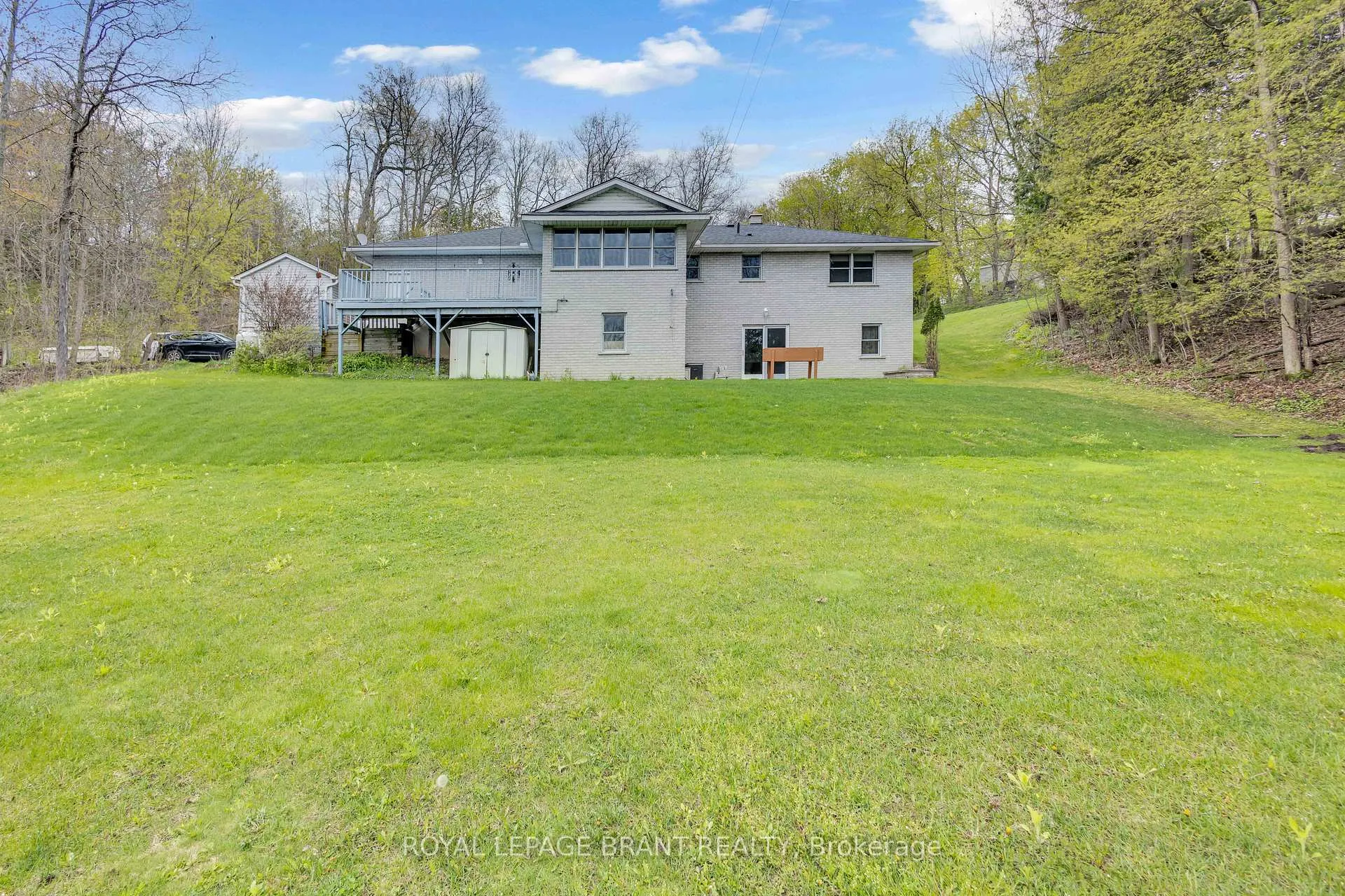 Photo 31 of 10 Burnside Drive, Brant, South Dumfries — HOMEH