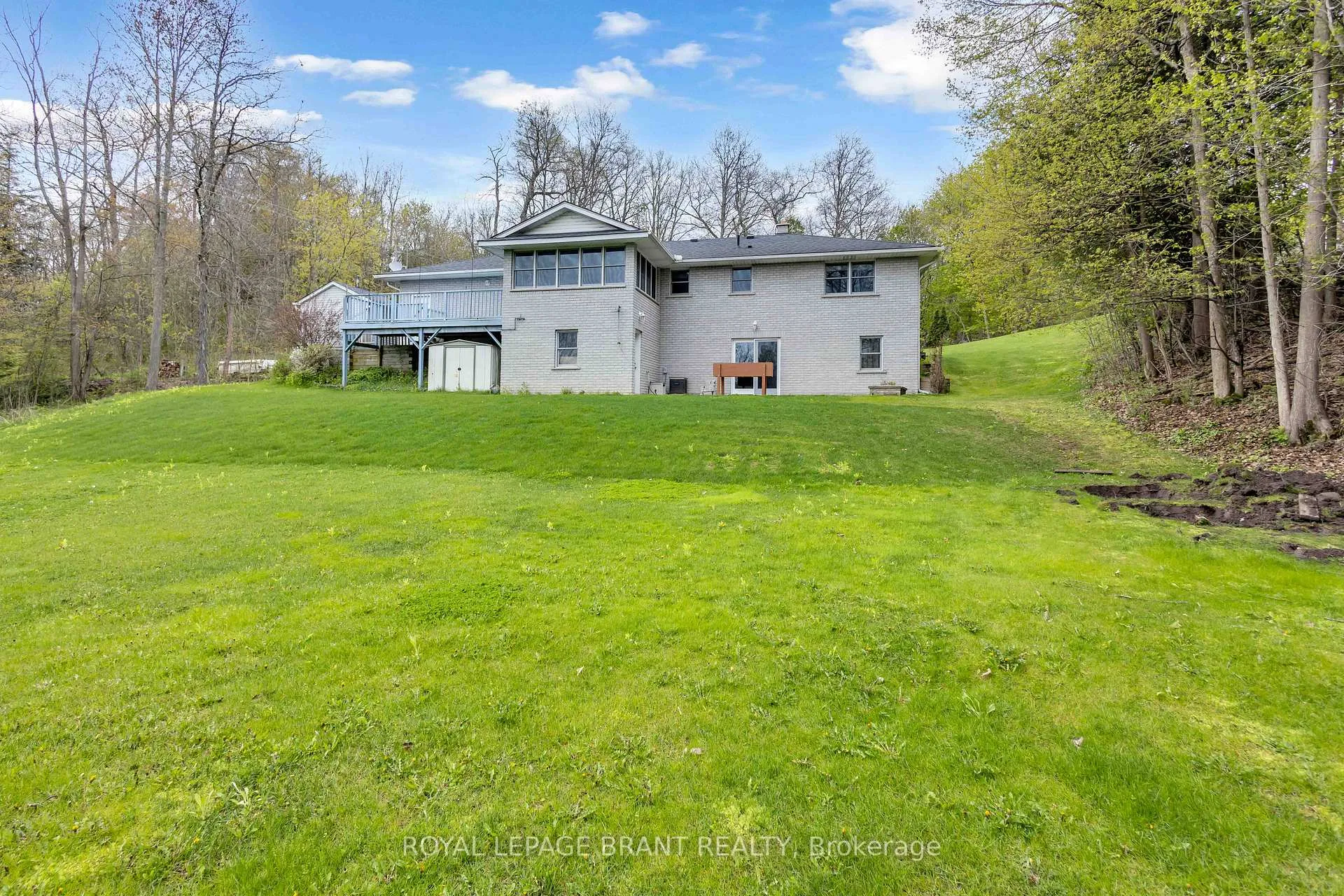 Photo 32 of 10 Burnside Drive, Brant, South Dumfries — HOMEH