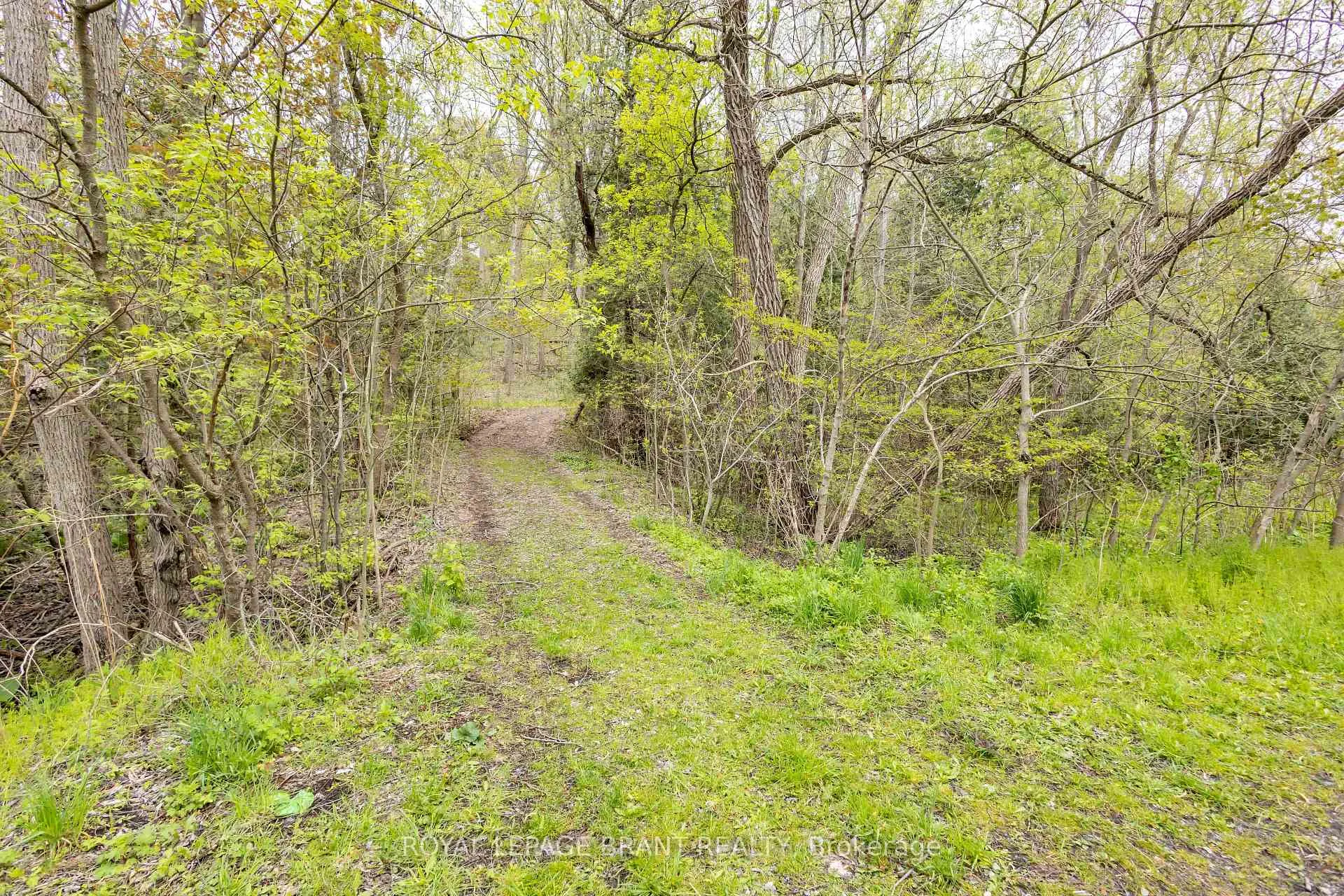 Photo 37 of 10 Burnside Drive, Brant, South Dumfries — HOMEH