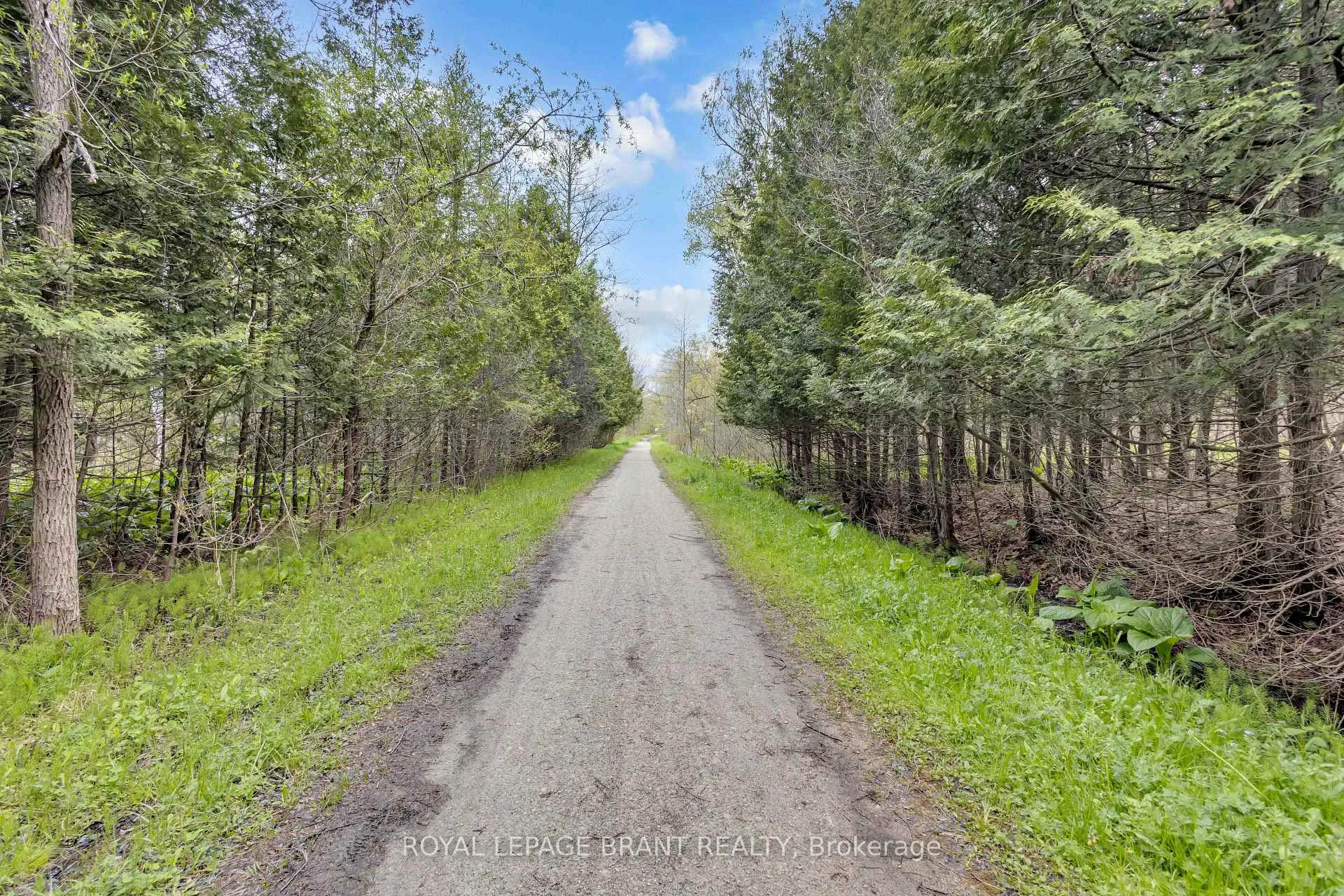 Photo 41 of 10 Burnside Drive, Brant, South Dumfries — HOMEH