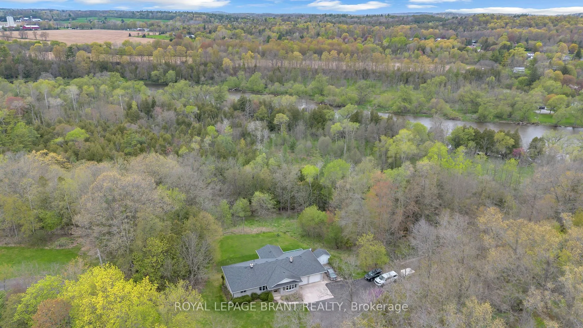 Photo 43 of 10 Burnside Drive, Brant, South Dumfries — HOMEH