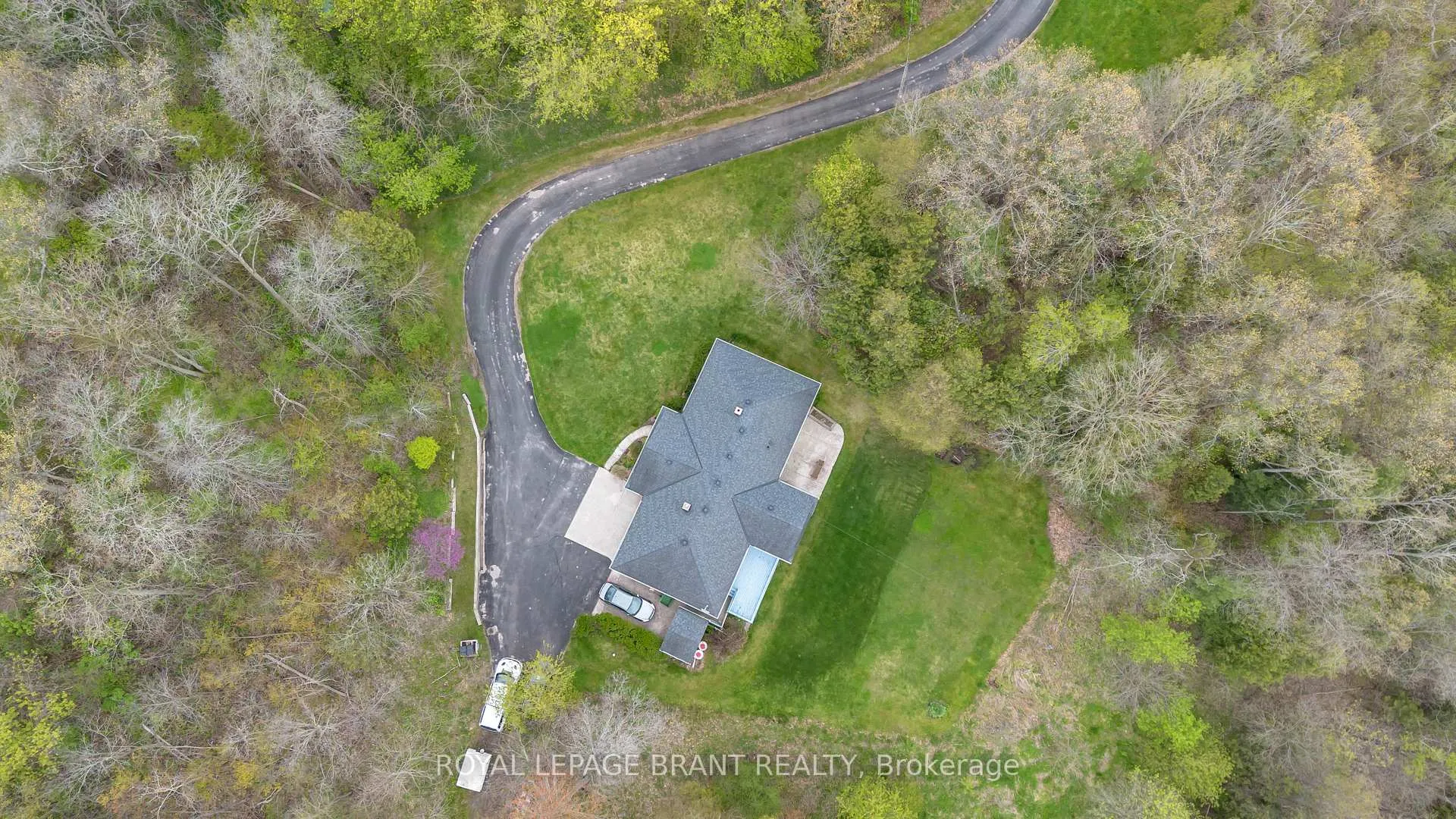 Photo 44 of 10 Burnside Drive, Brant, South Dumfries — HOMEH