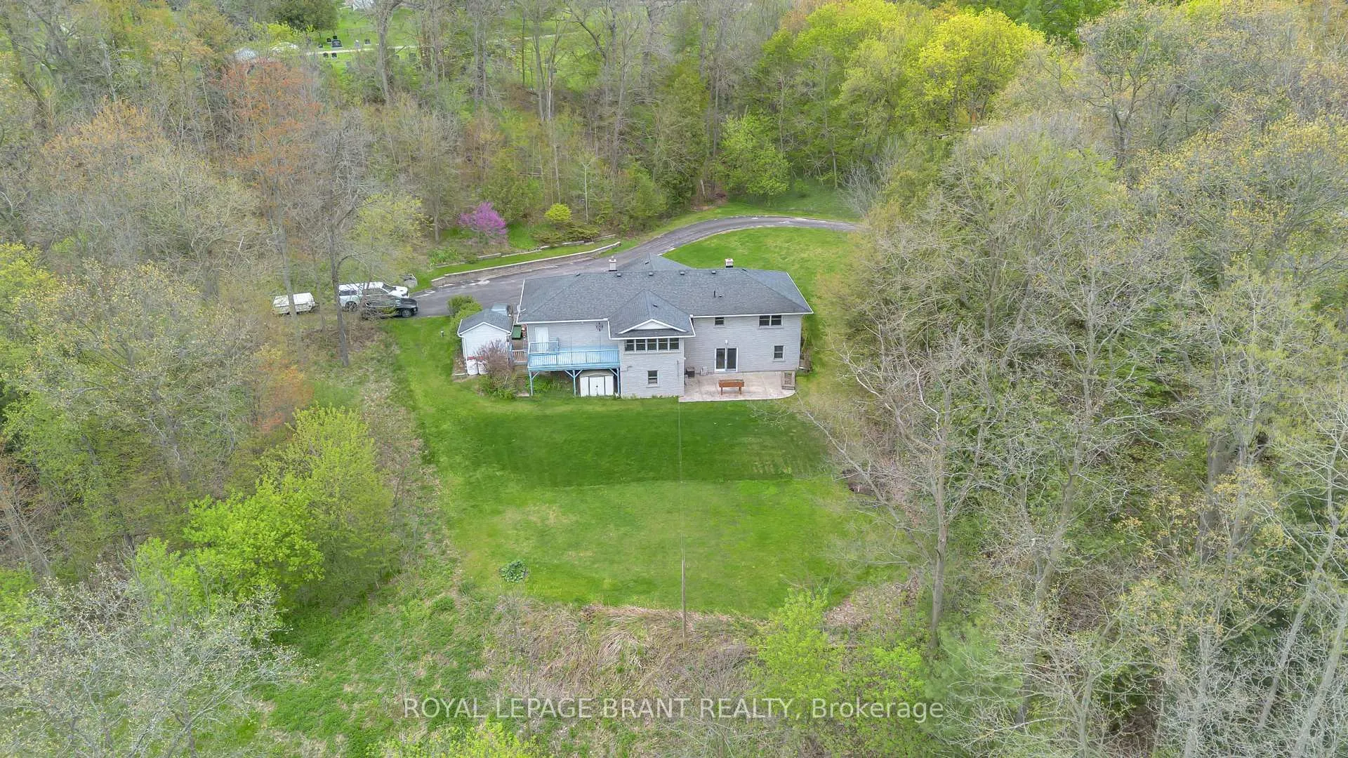 Photo 47 of 10 Burnside Drive, Brant, South Dumfries — HOMEH