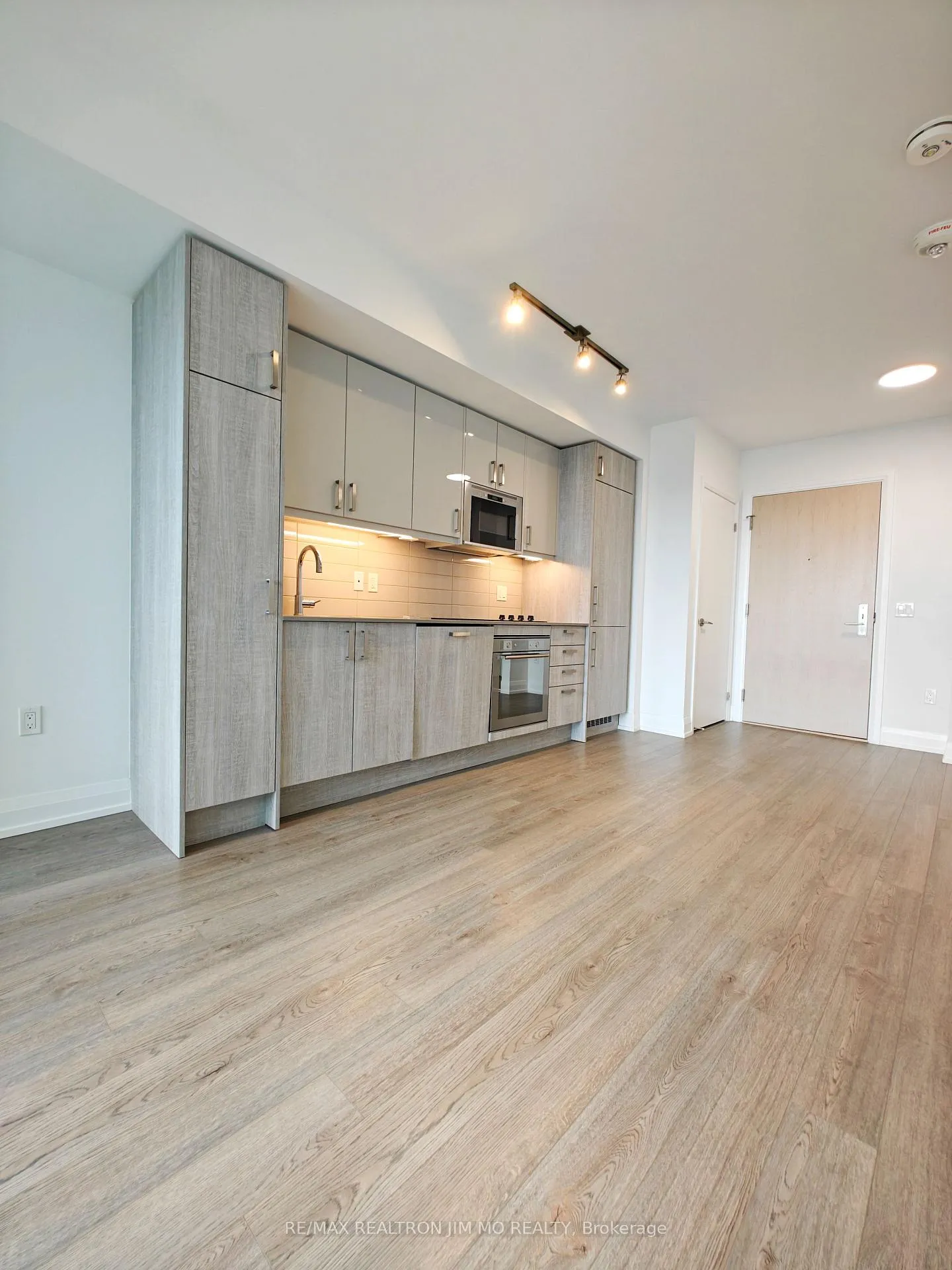 Photo 4 of Unit 2610, 77 Mutual Street, Toronto, Church-Yonge Corridor — HOMEH