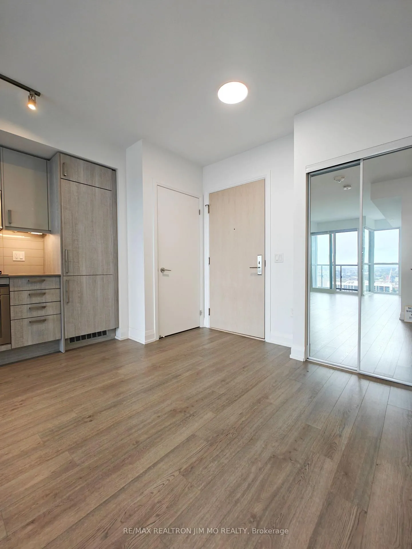 Photo 5 of Unit 2610, 77 Mutual Street, Toronto, Church-Yonge Corridor — HOMEH
