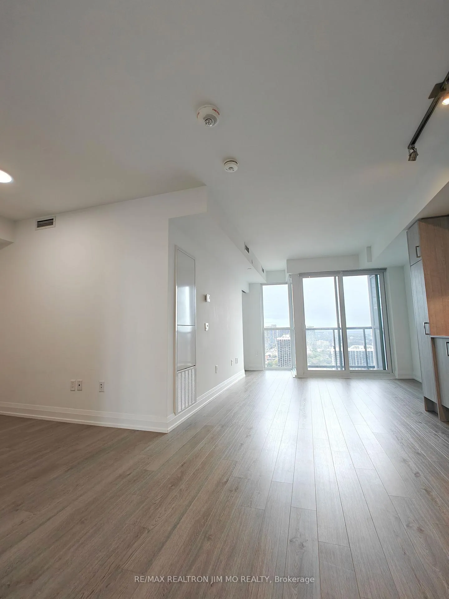 Photo 15 of Unit 2610, 77 Mutual Street, Toronto, Church-Yonge Corridor — HOMEH