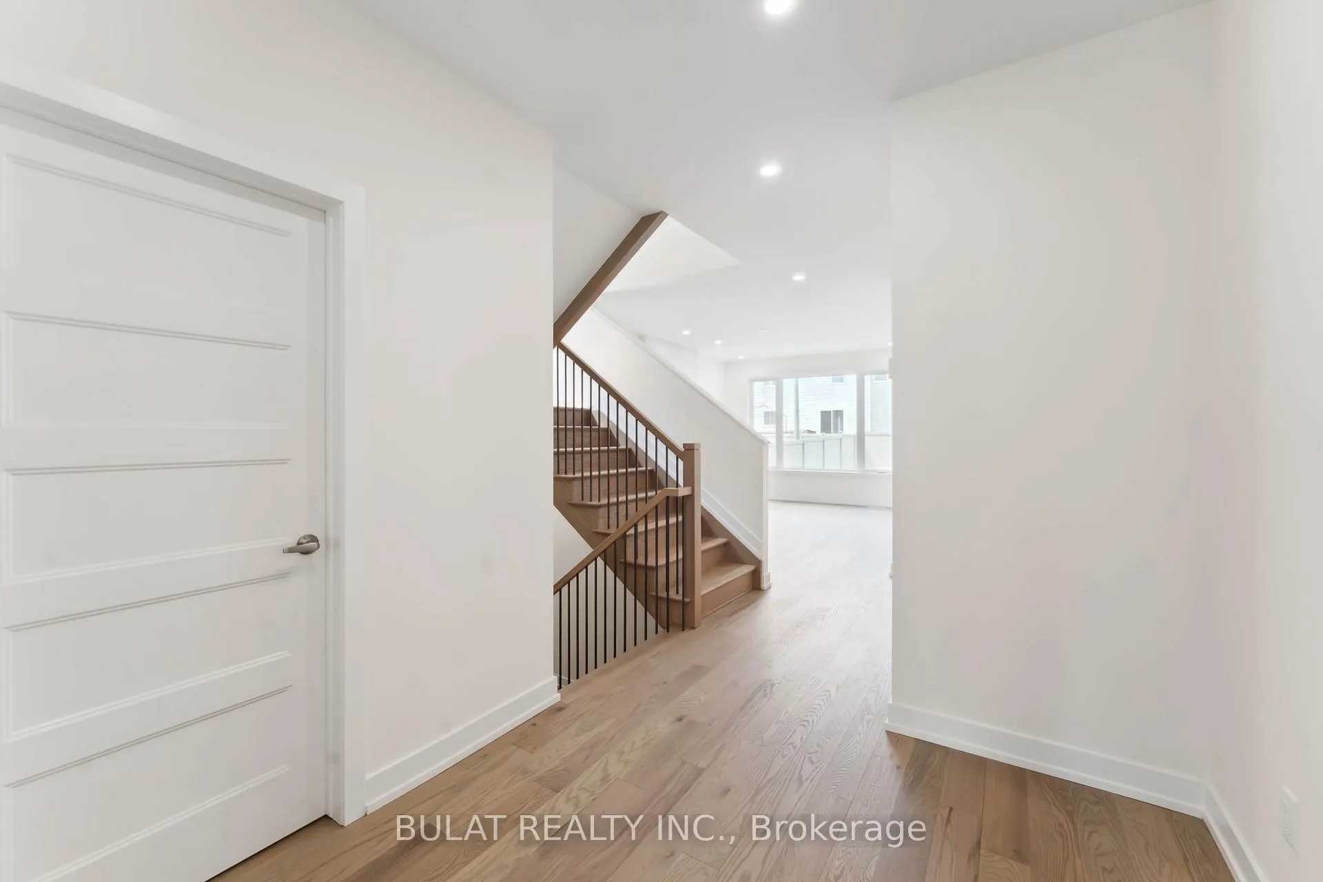 Photo 4 of 1361 Kitchener Avenue, Ottawa, Ellwood — HOMEH