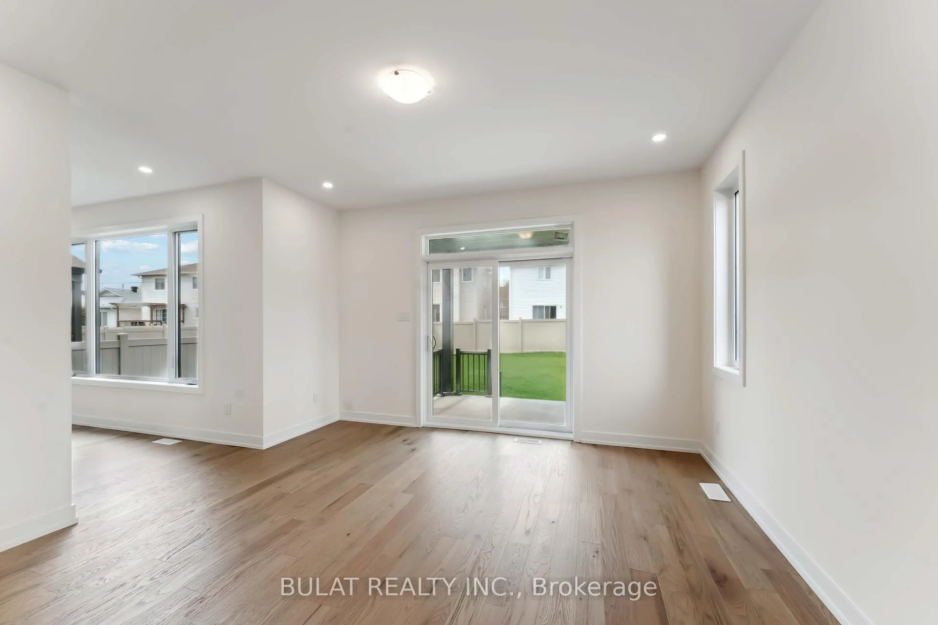 Photo 8 of 1361 Kitchener Avenue, Ottawa, Ellwood — HOMEH