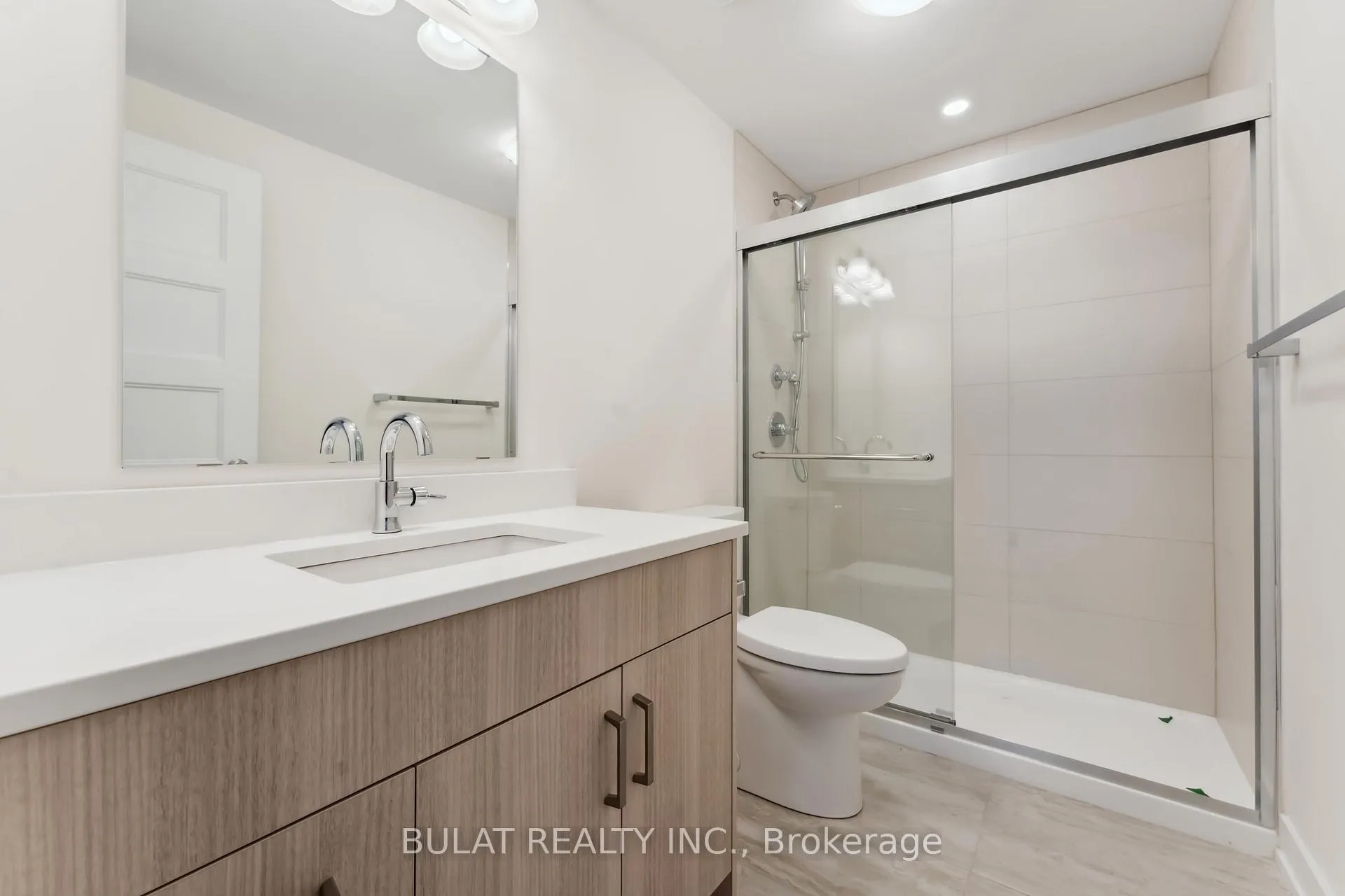 Photo 13 of 1361 Kitchener Avenue, Ottawa, Ellwood — HOMEH