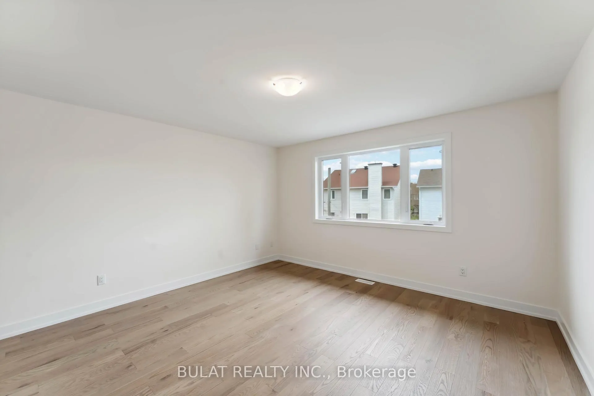 Photo 16 of 1361 Kitchener Avenue, Ottawa, Ellwood — HOMEH