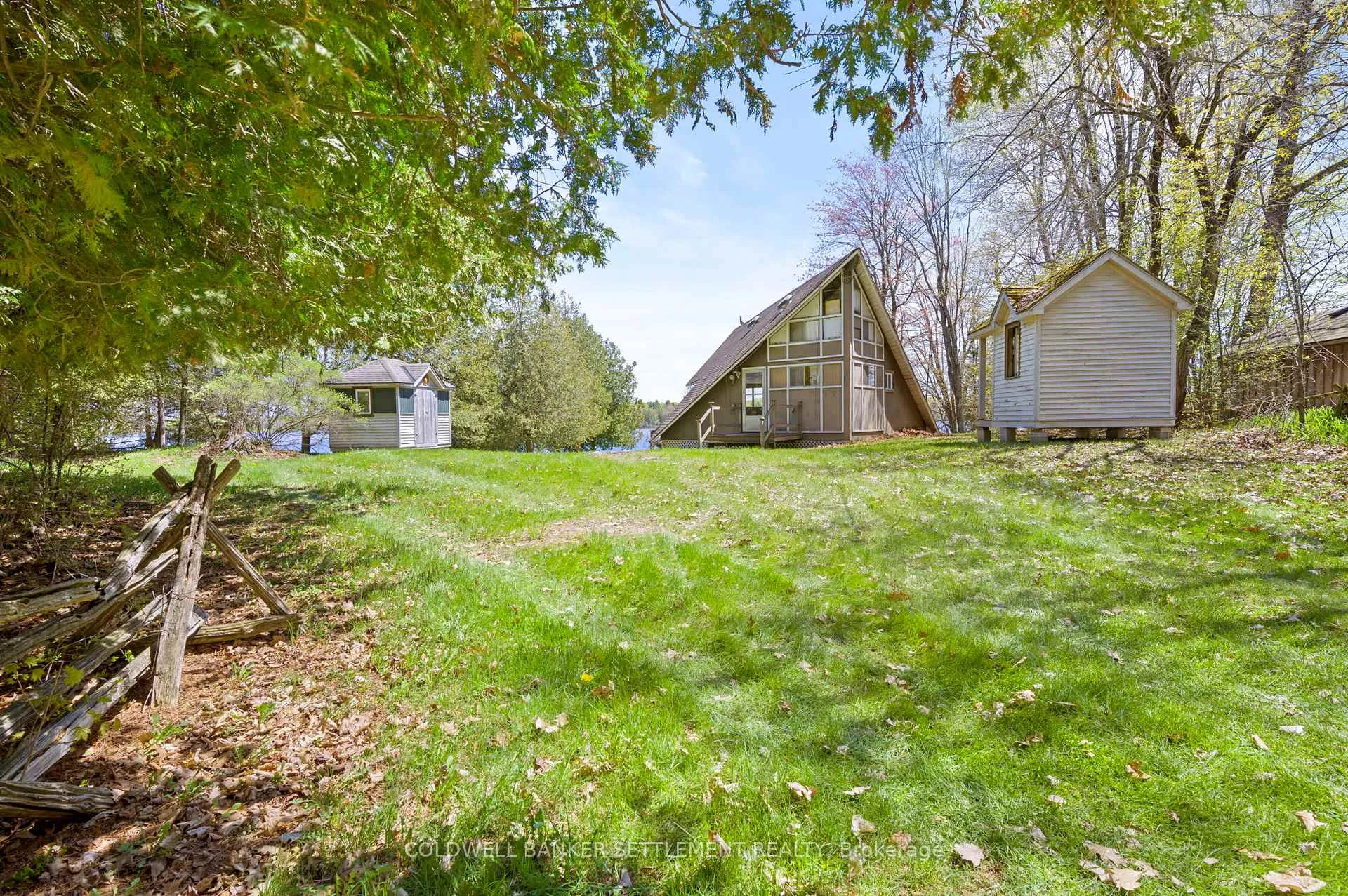 Photo 15 of 303 Dragonfly Lane, Tay Valley, Bathurst/Burgess & Sherbrooke (North Burgess) Twp — HOMEH