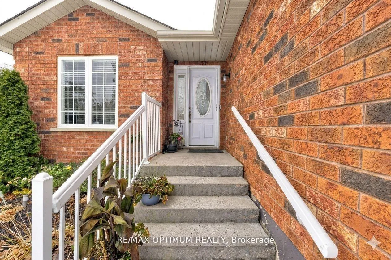 Photo 3 of 177 Hanmer Street E, Barrie, East Bayfield — HOMEH