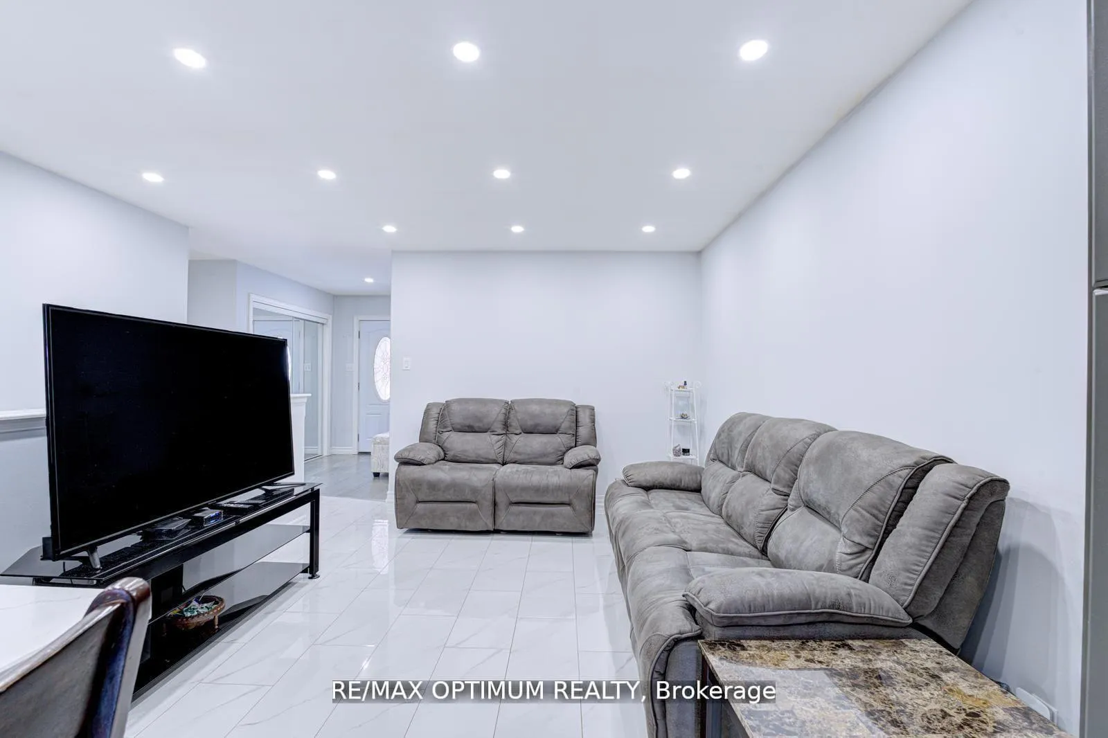 Photo 6 of 177 Hanmer Street E, Barrie, East Bayfield — HOMEH