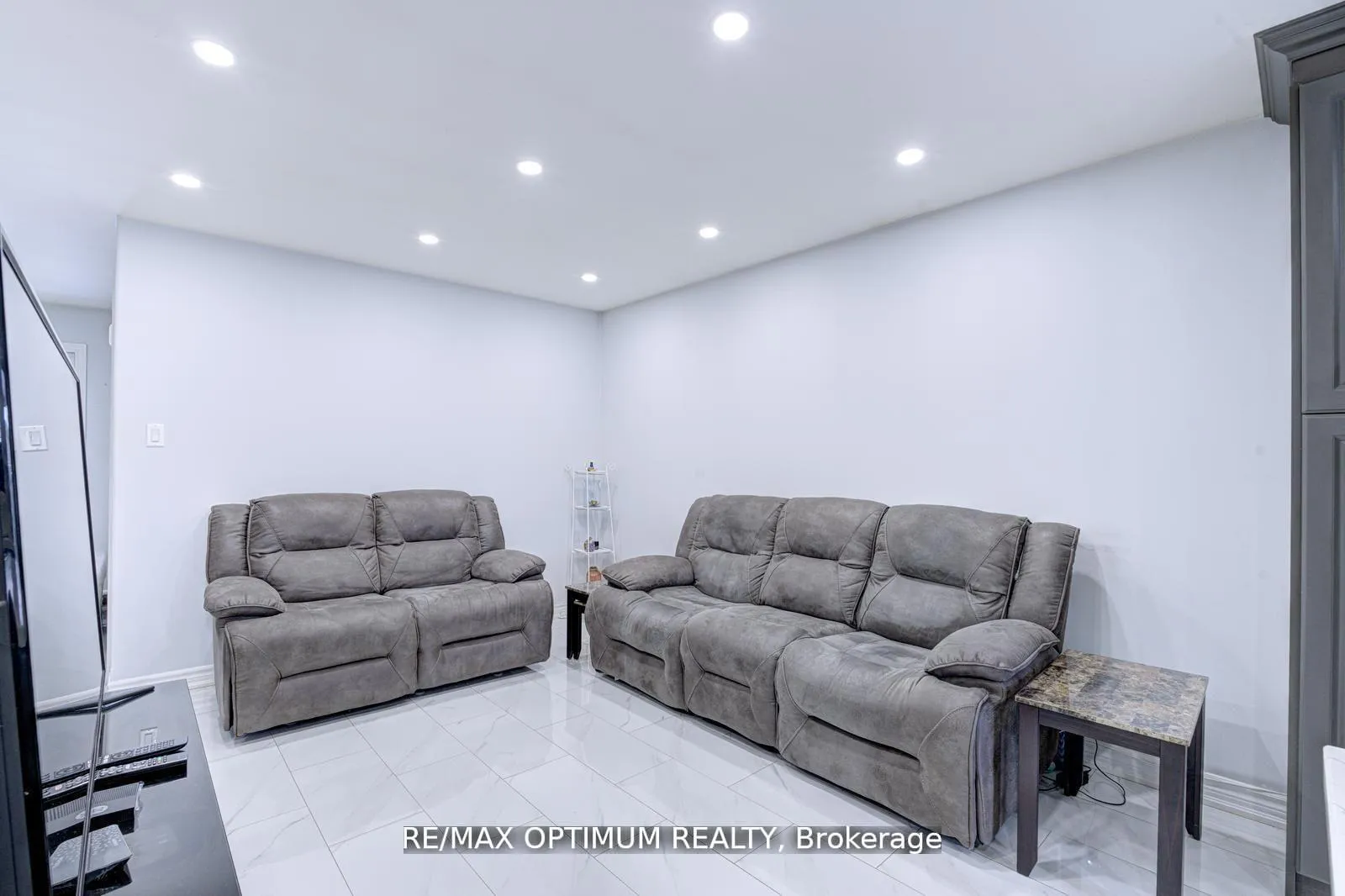 Photo 8 of 177 Hanmer Street E, Barrie, East Bayfield — HOMEH
