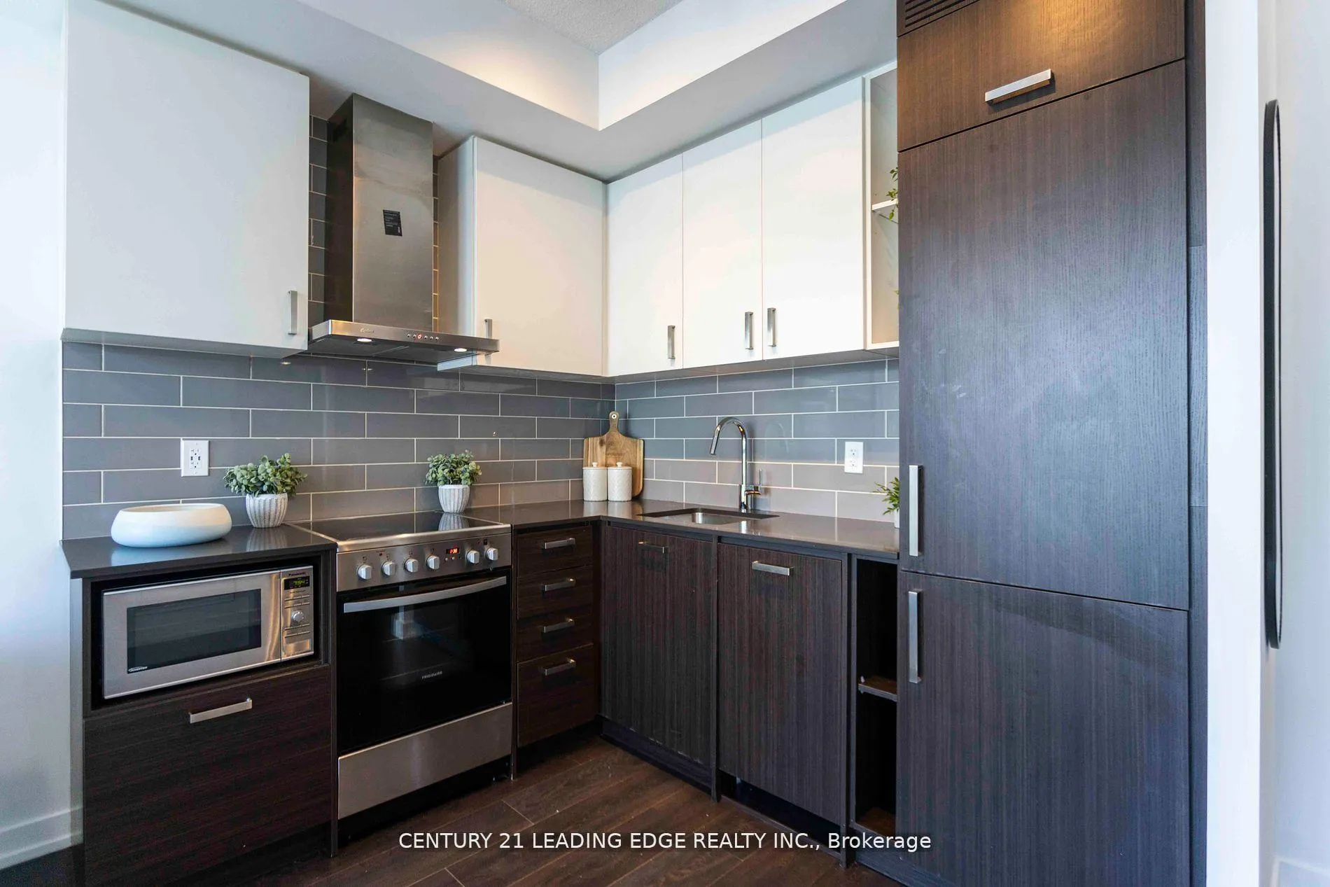 Photo 2 of Unit 3403, 125 Redpath Avenue, Toronto, Mount Pleasant East — HOMEH
