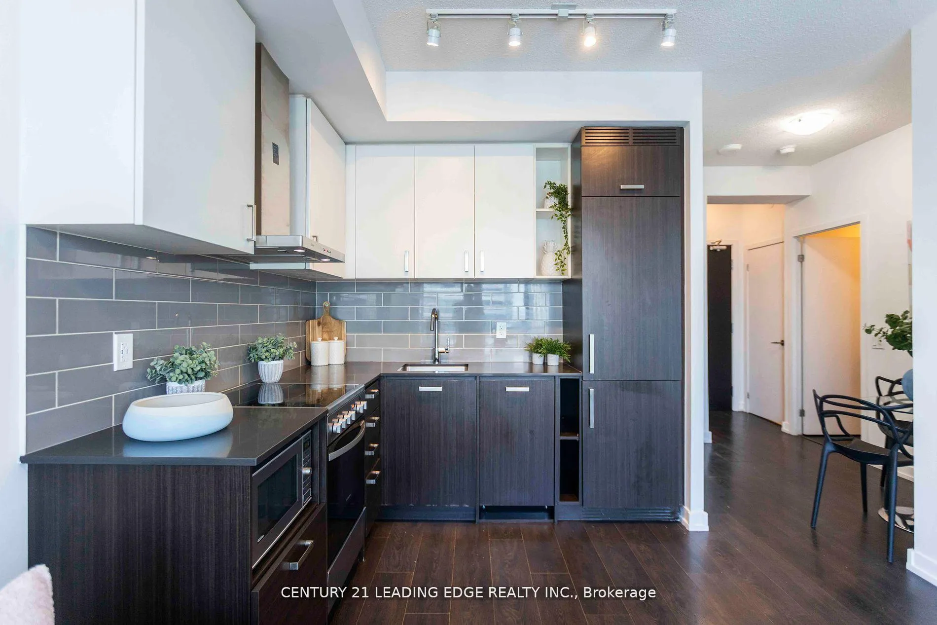 Photo 4 of Unit 3403, 125 Redpath Avenue, Toronto, Mount Pleasant East — HOMEH