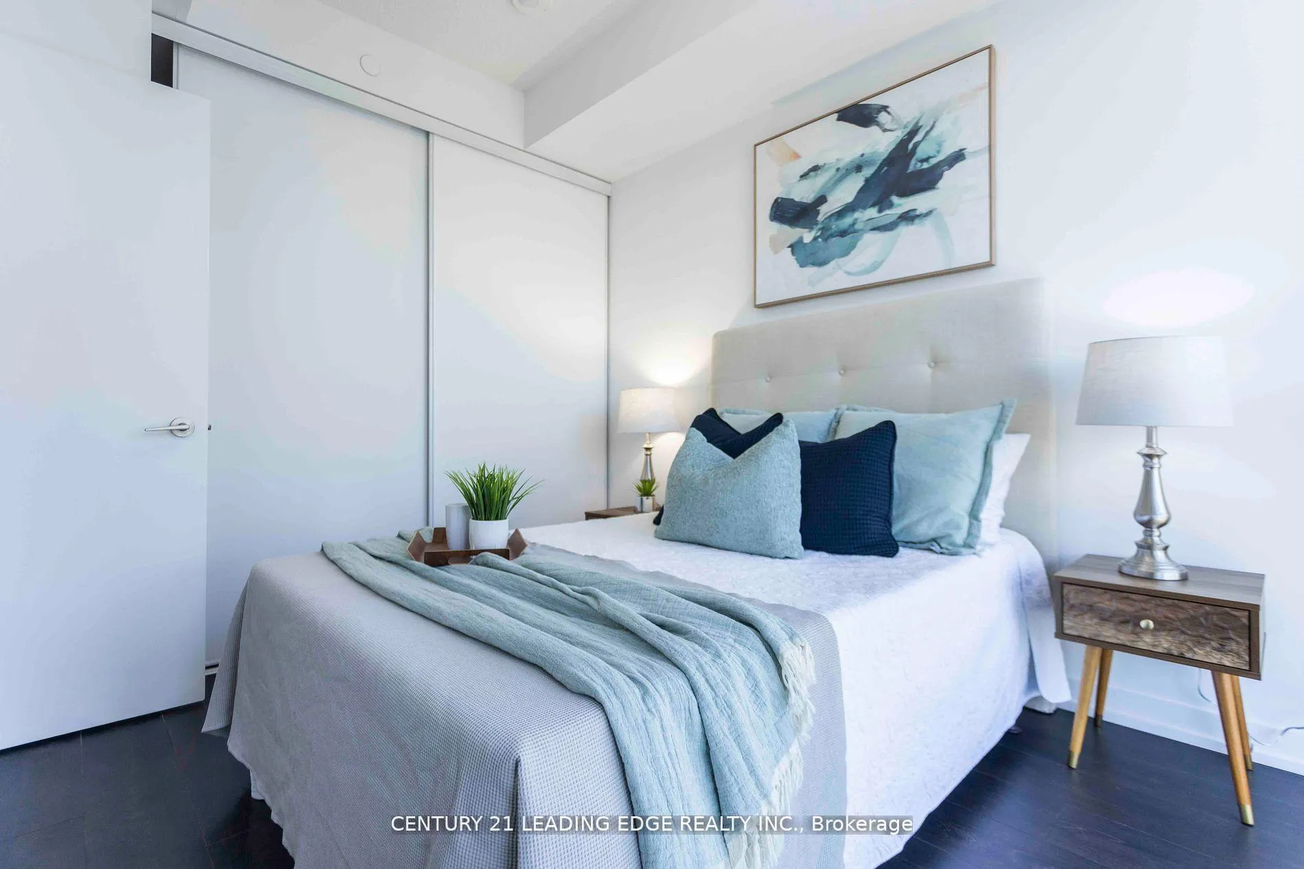 Photo 7 of Unit 3403, 125 Redpath Avenue, Toronto, Mount Pleasant East — HOMEH