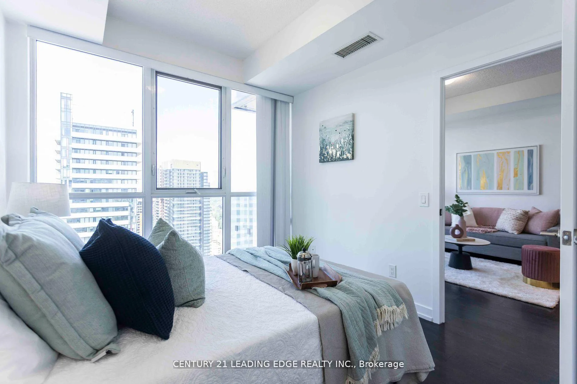 Photo 8 of Unit 3403, 125 Redpath Avenue, Toronto, Mount Pleasant East — HOMEH