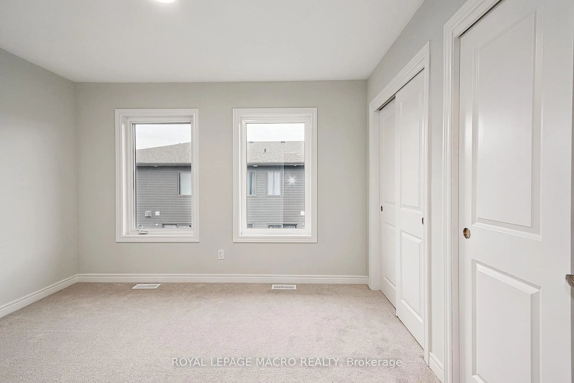 Photo 10 of 43 Winters Crescent, Collingwood — HOMEH