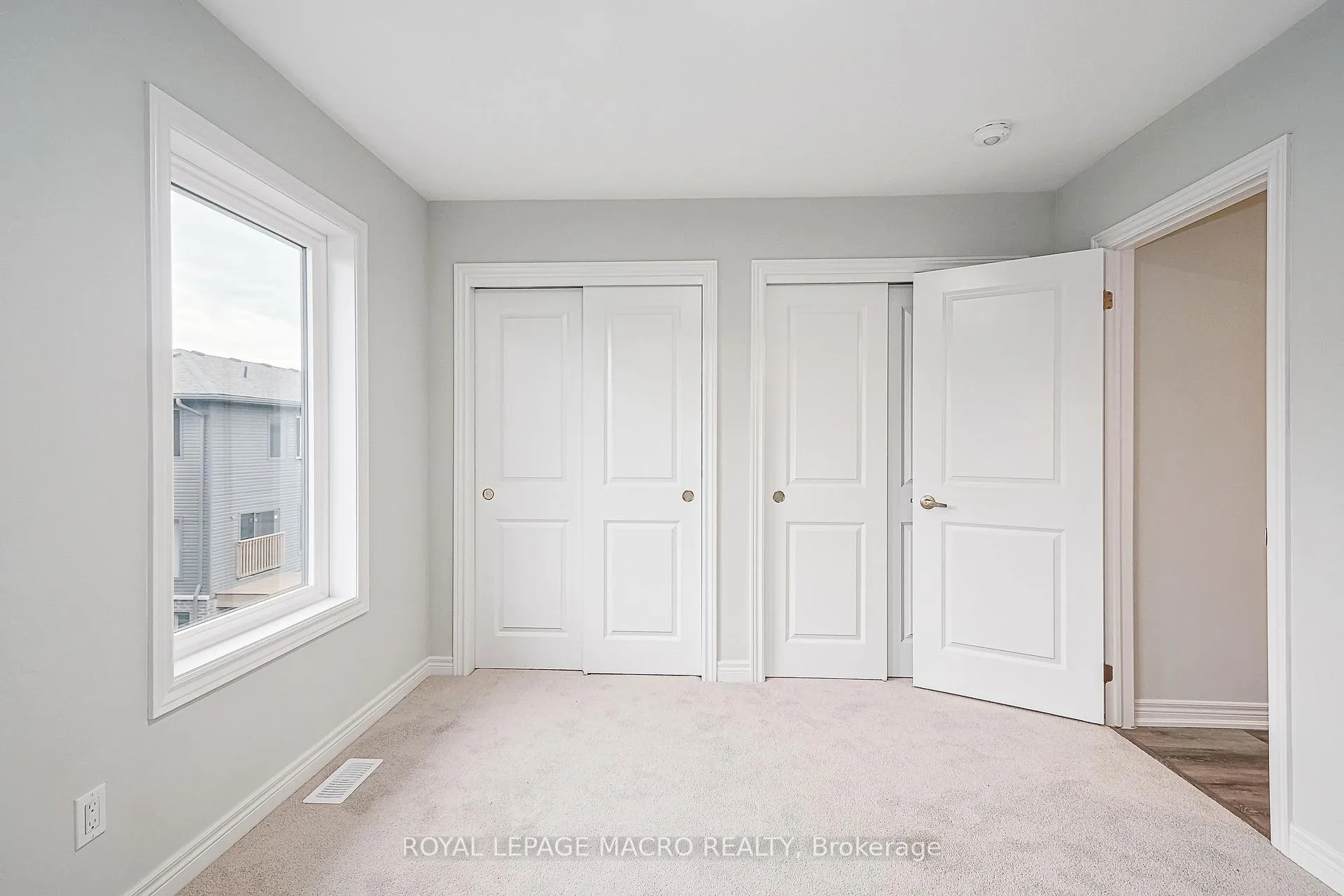 Photo 11 of 43 Winters Crescent, Collingwood — HOMEH