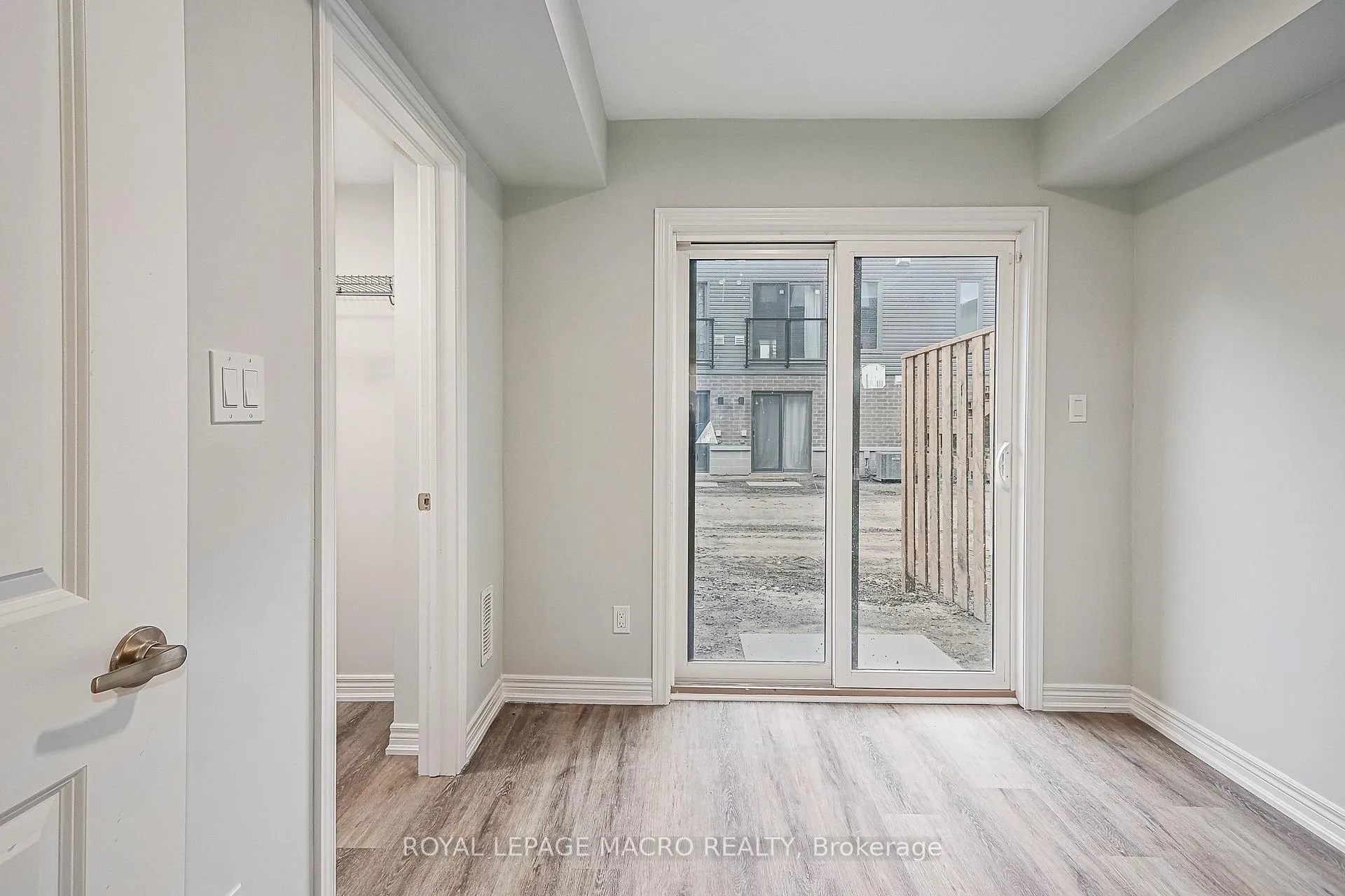 Photo 16 of 43 Winters Crescent, Collingwood — HOMEH