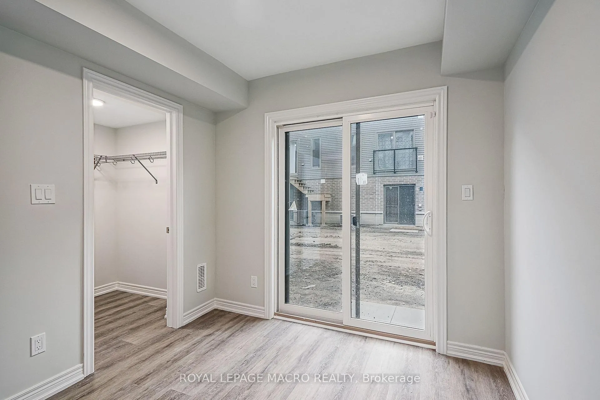 Photo 17 of 43 Winters Crescent, Collingwood — HOMEH