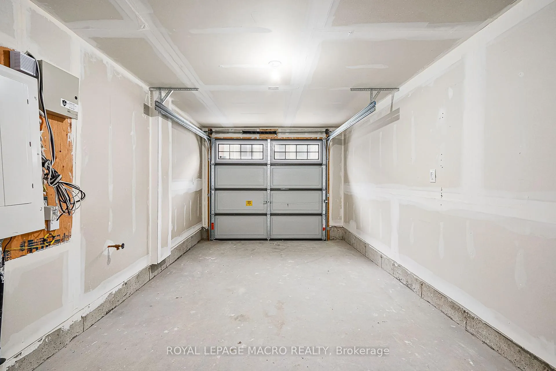 Photo 18 of 43 Winters Crescent, Collingwood — HOMEH